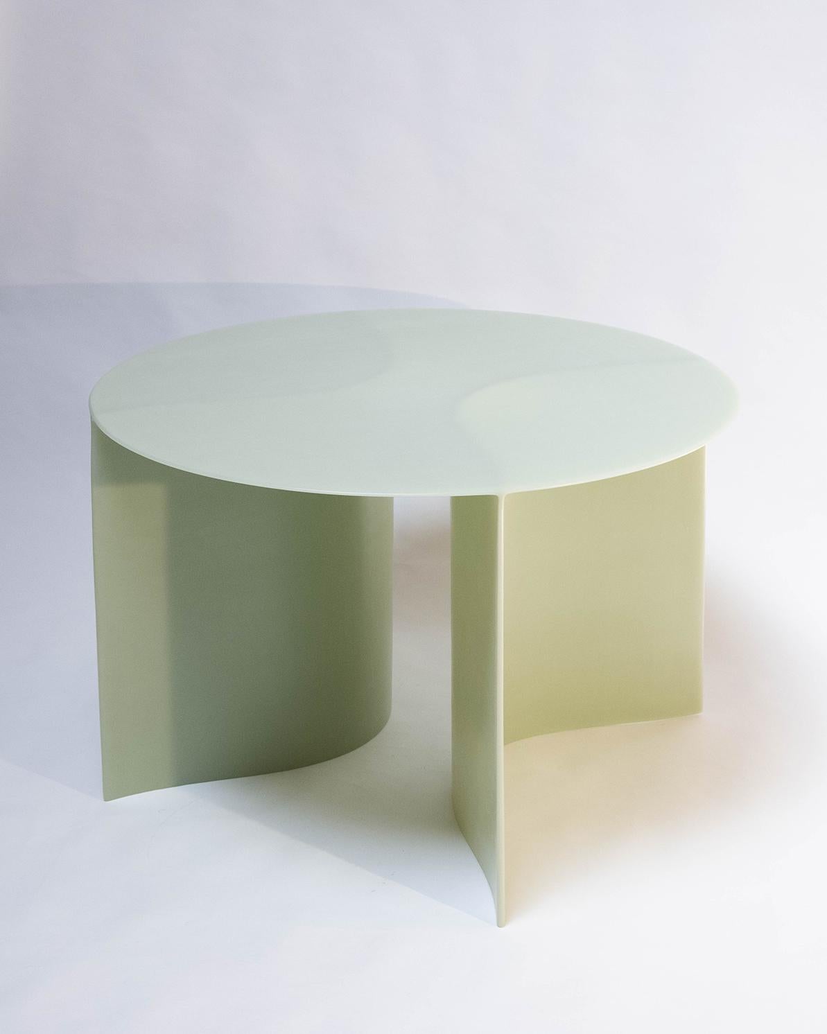 Contemporary Pale green Fiberglass, New Wave Dining Table 125 D, by Lukas Cober In New Condition For Sale In 1204, CH