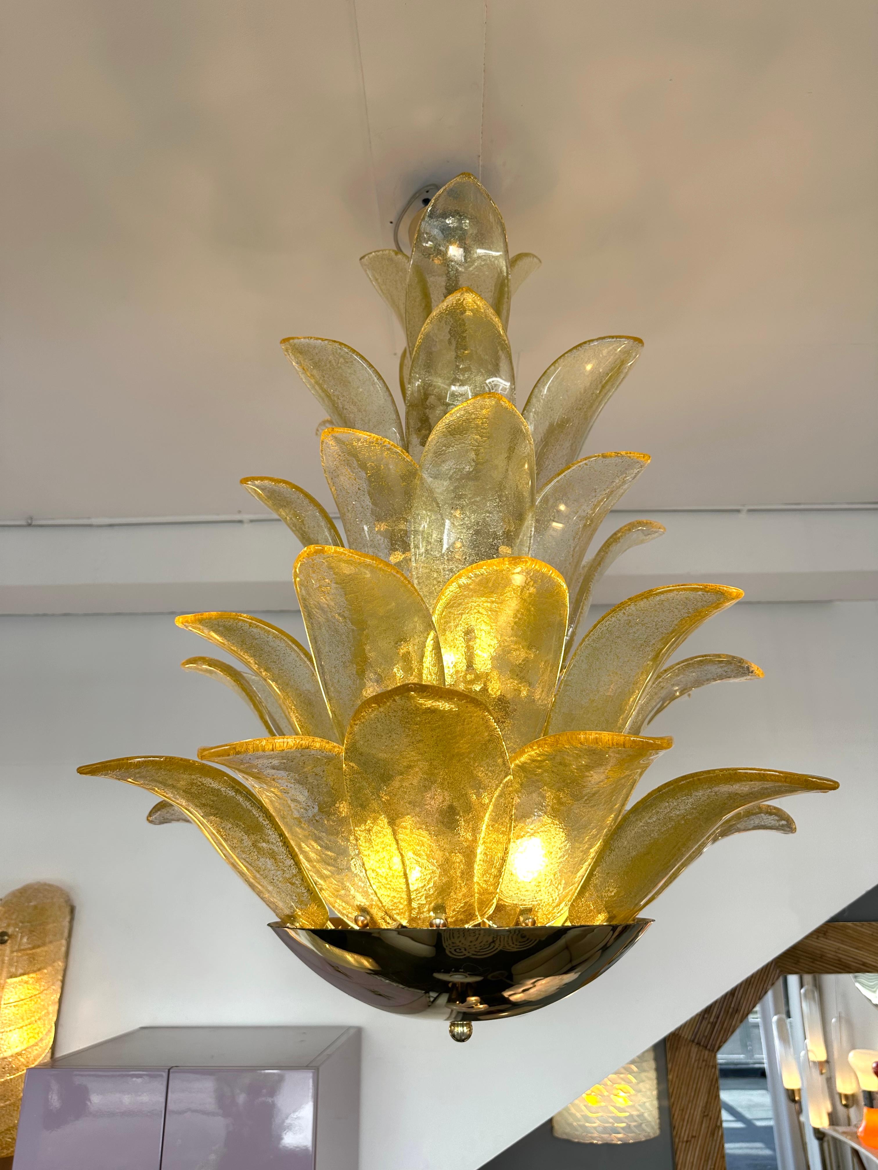 Mid-Century Modern Lights Contemporary Palm suspendus Gold Murano Glass and Brass , Italy en vente