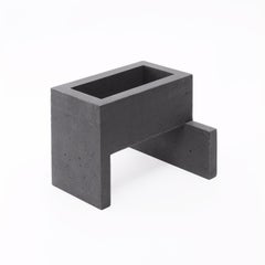 Chandigarh III - Gris oscuro - Escultura de diseño Paolo Giordano Fundición de cemento