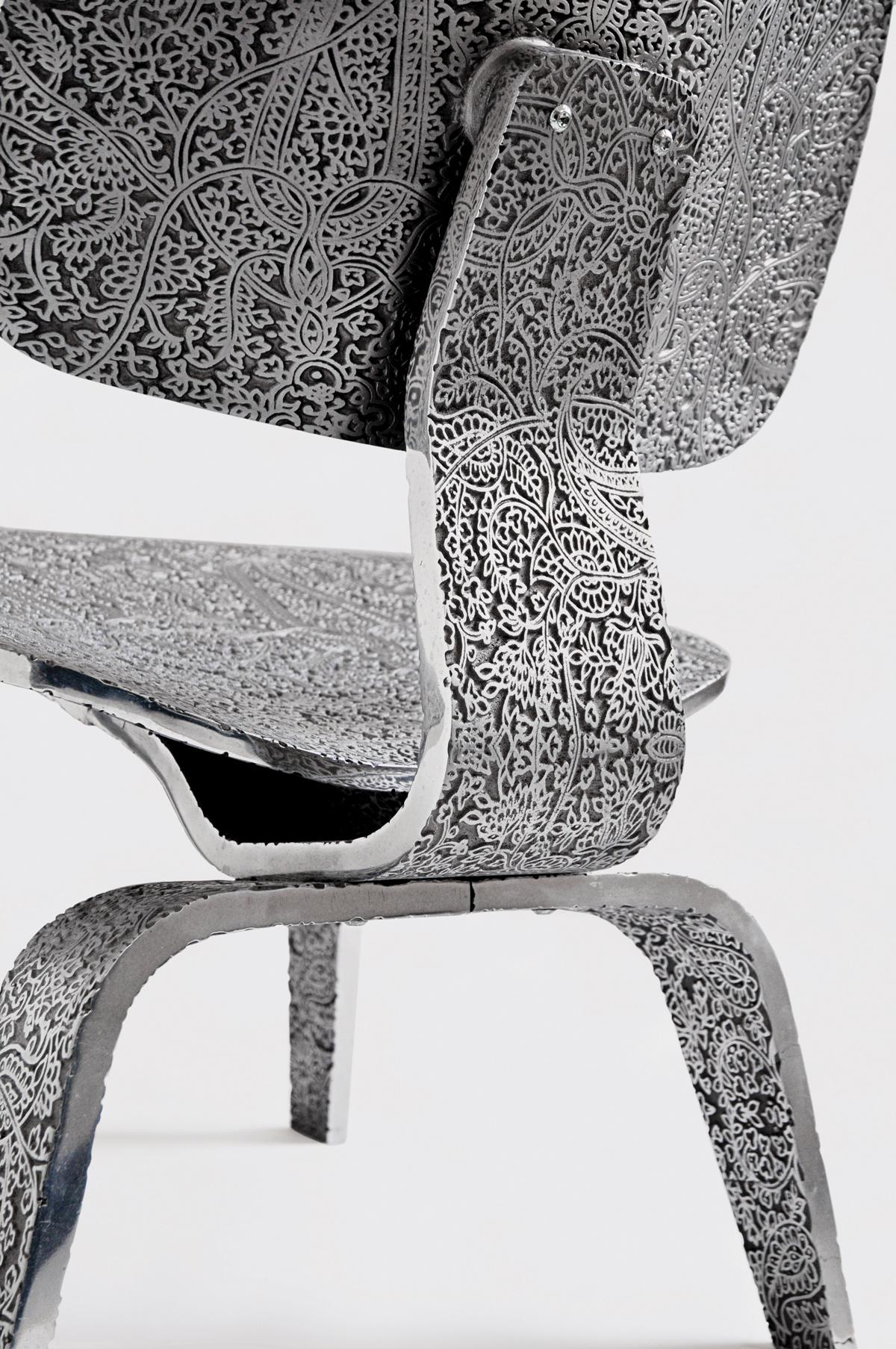 Moderne Ethno Eames - Aluminium - Chaise design Paolo Giordano Edition Cast Contemporary en vente