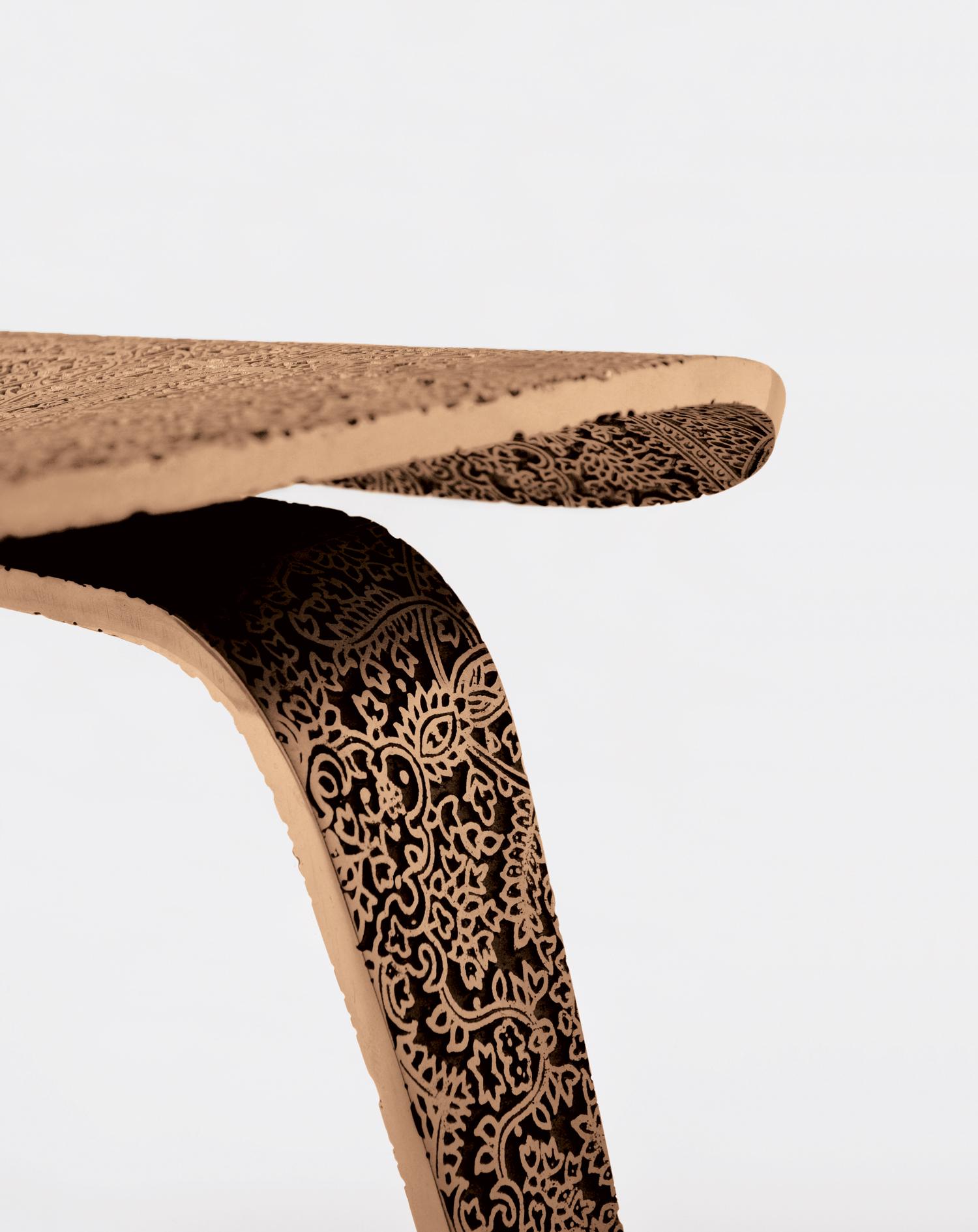 Ethno Eames - Bronze - Design Chair Paolo Giordano Edition Cast Contemporary
Ethno Eames - Bronze

L'application de la décoration ethnique indienne aux icônes du design moderne est à première vue provocante. C'est la superposition de l'ornementation