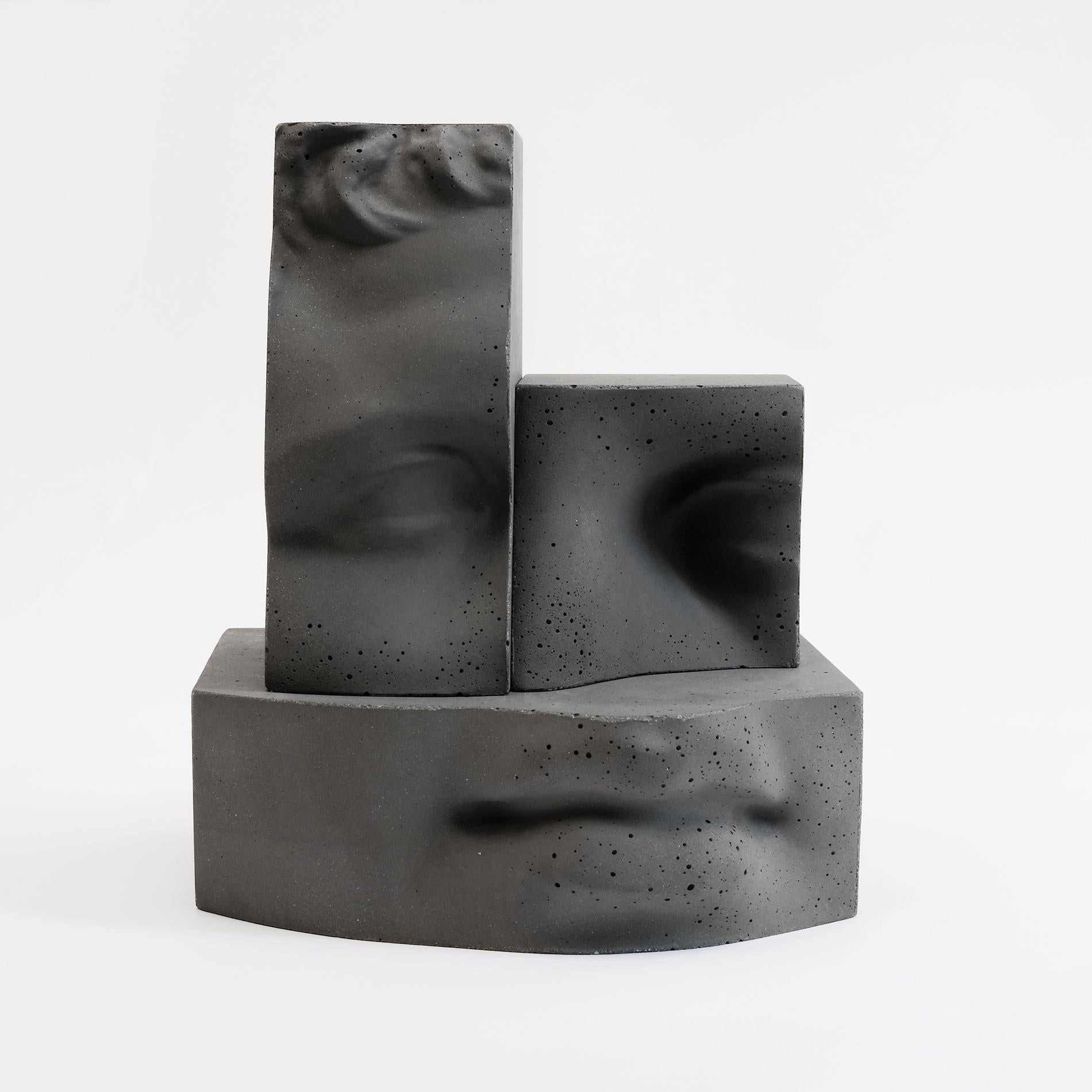 Moderne Hermès - Sculpture en béton moulé gris foncé - Design Paolo Giordano en vente