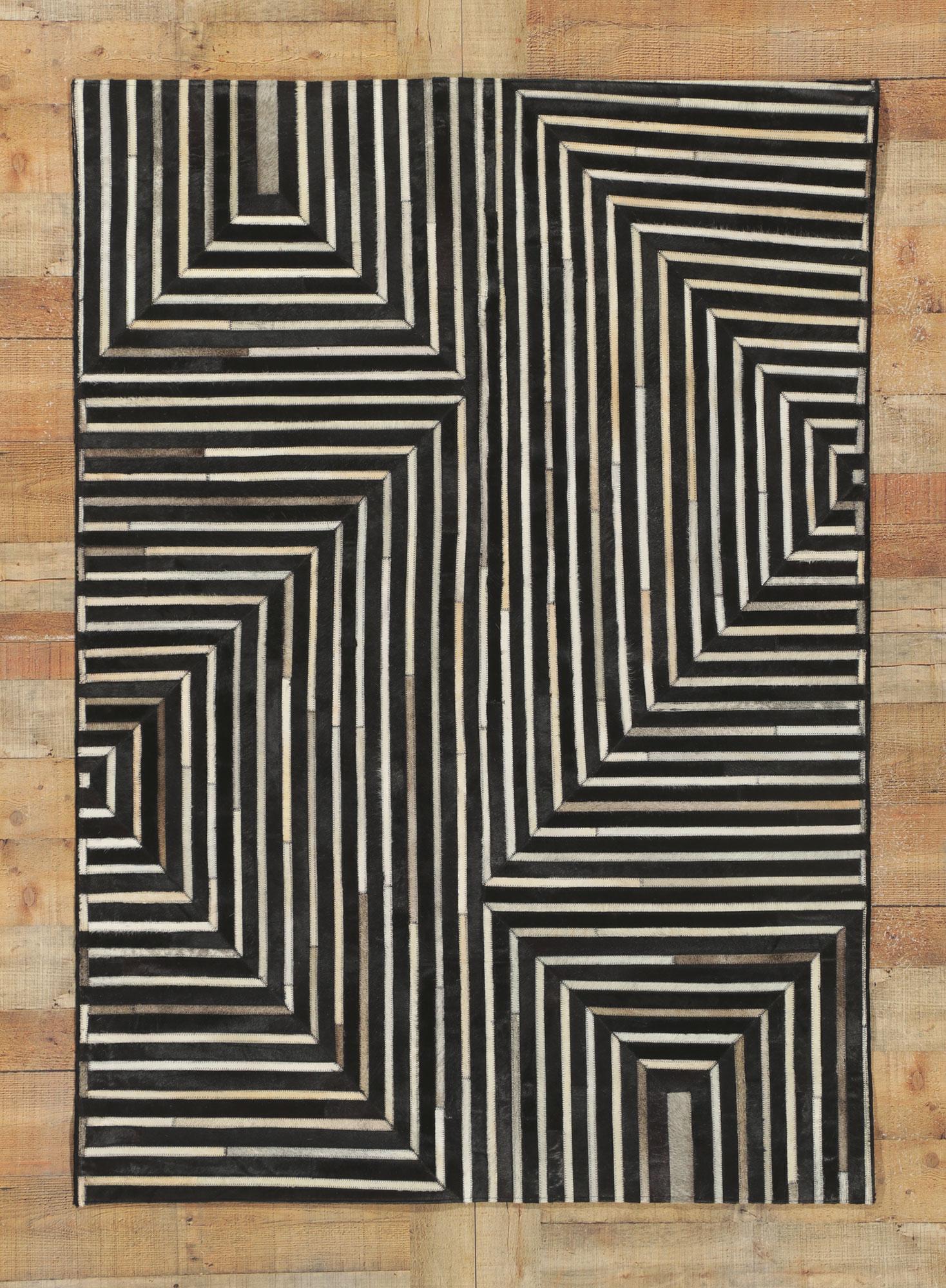 New Contemporary Patchwork Cowhide Rug with Modern Style In New Condition For Sale In Dallas, TX