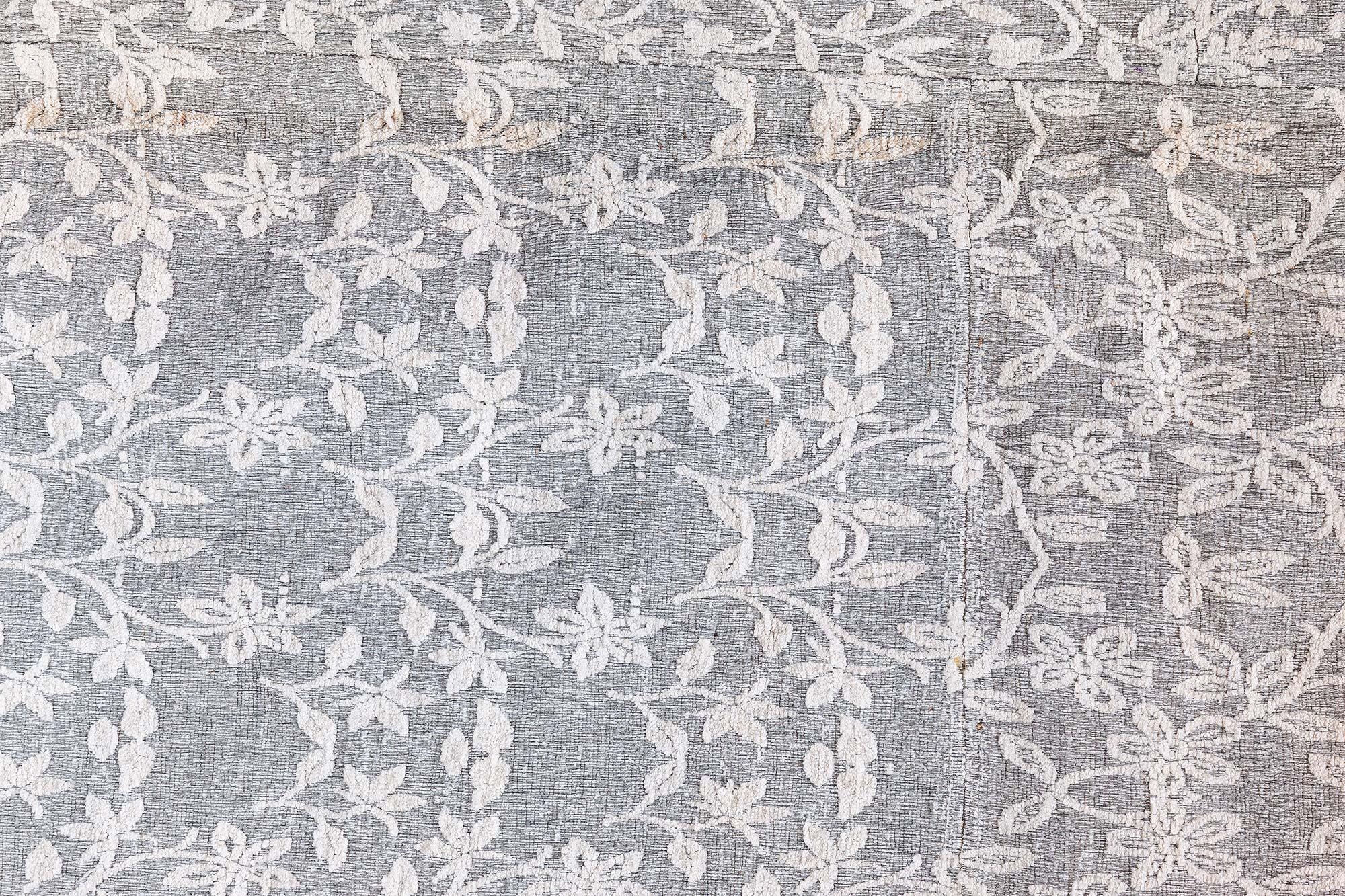 Tappeto contemporaneo in lana fatto a mano in stile patchwork MM floreale di Doris Leslie Blau.
Dimensioni: 8'0