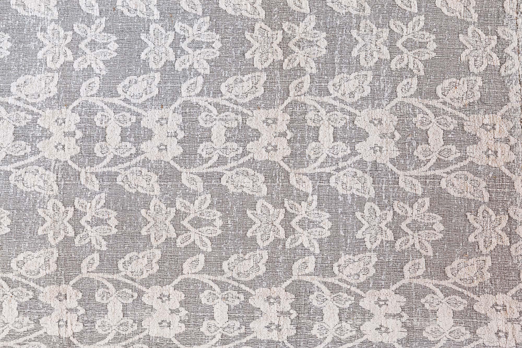 Moderno Tappeto contemporaneo in lana fatto a mano di Doris Leslie Blau, simile a un patchwork floreale. in vendita