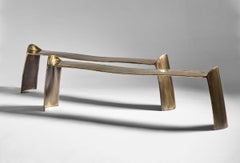 Zeitgenössische Calle Bank aus patiniertem Messing Lang mit organischer Form