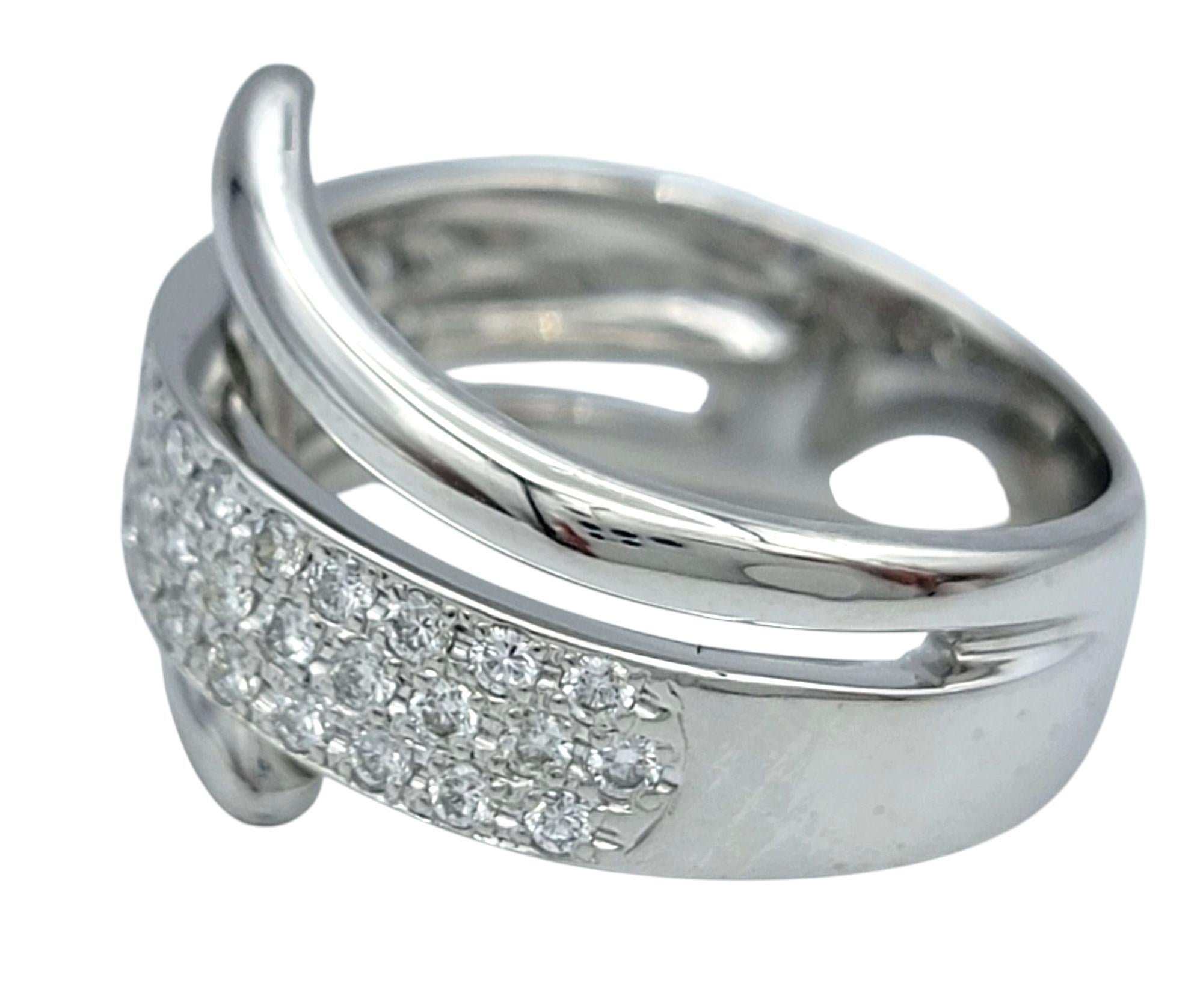 Contemporary Pavé Diamond Zig Zag Motif Band Ring in Polished Platinum In Good Condition For Sale In Scottsdale, AZ
