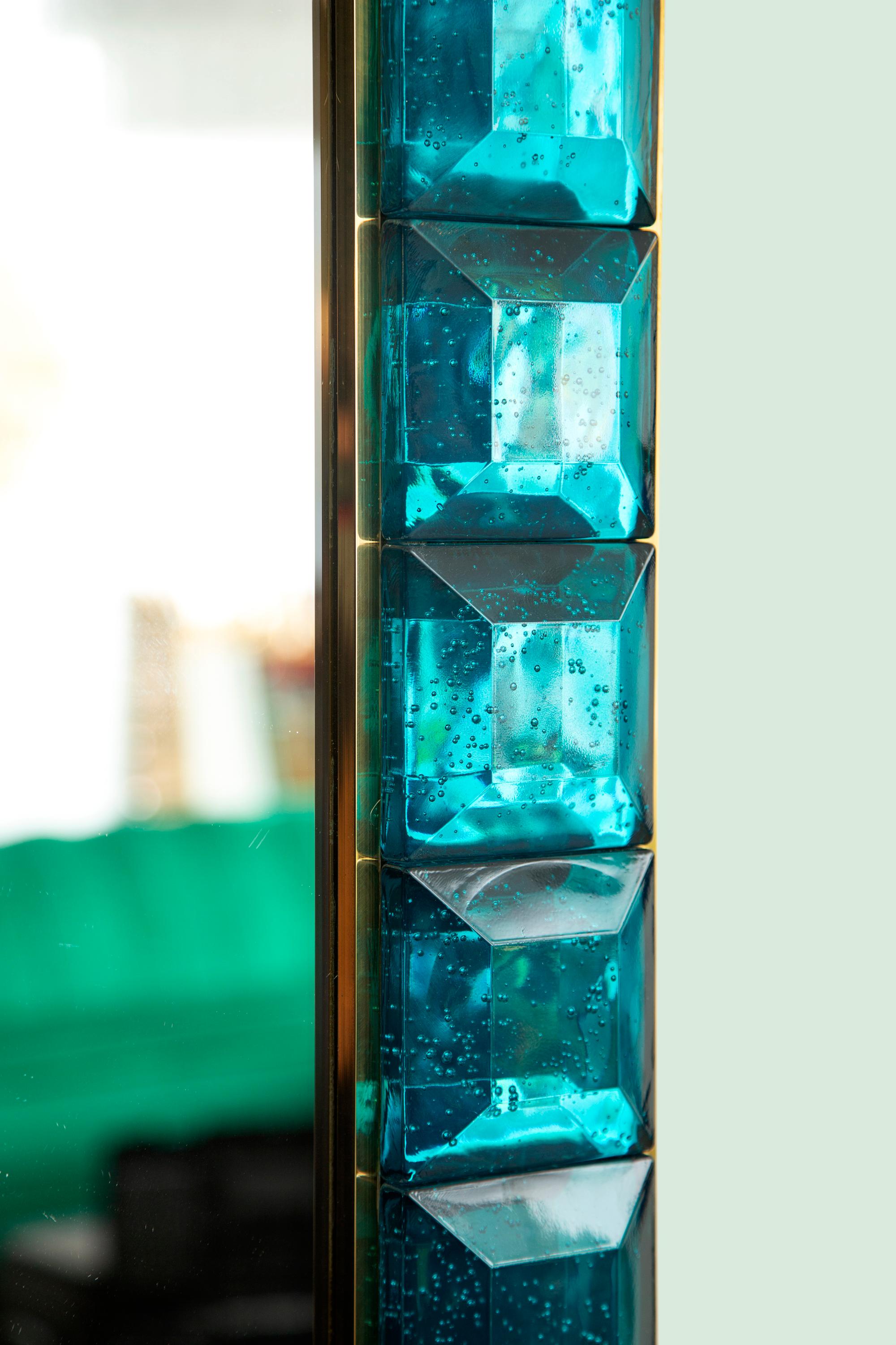 Espejo Contemporáneo de Cristal de Murano Diamante Azul Pavo Real, en Stock en Excelente estado para la venta en Miami, FL