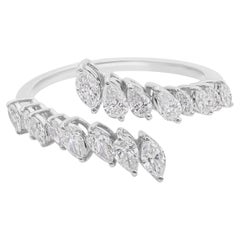 Anillo Envolvente Contemporáneo de Diamante Abierto en Forma de Pera en Oro Blanco de 14 Kilates
