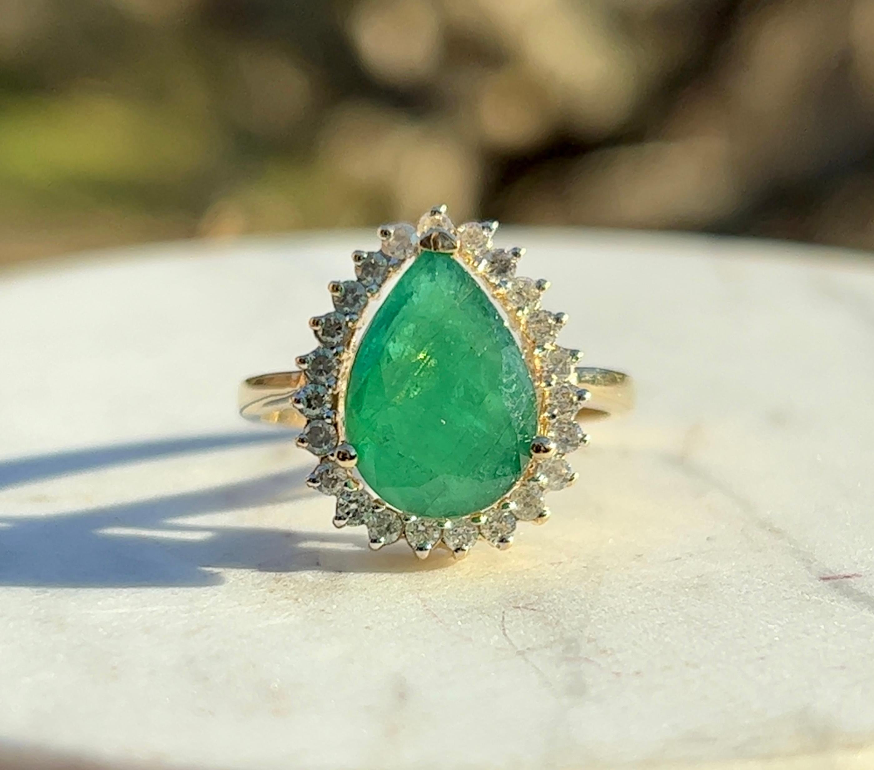 Contemporary Pear Shaped Emerald Diamond Halo Ring in 14K Yellow Gold 3