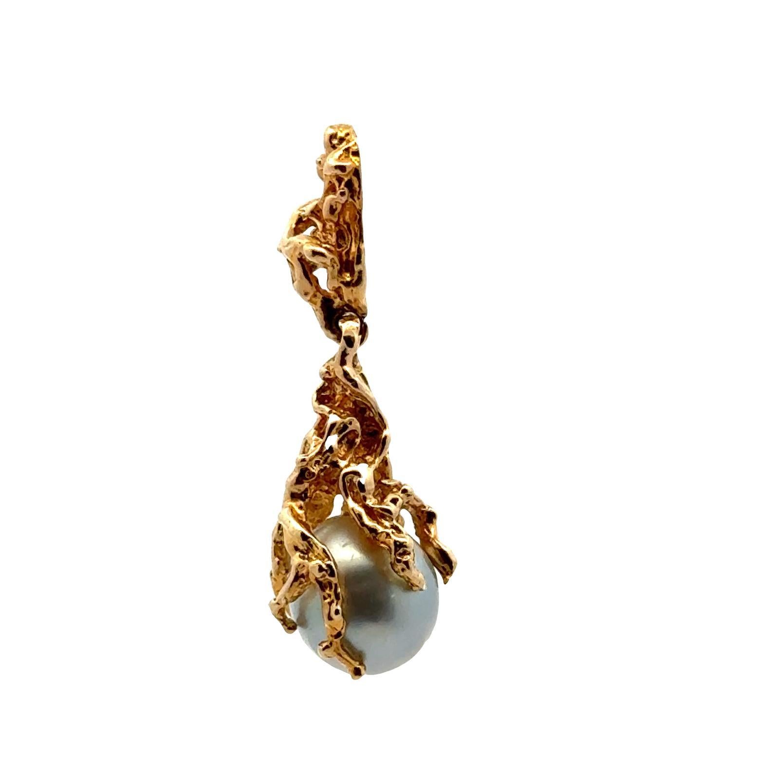 Contemporary Pearl 14 Karat Gelbgold Tropfen Vintage Ohrringe (Rundschliff) im Angebot