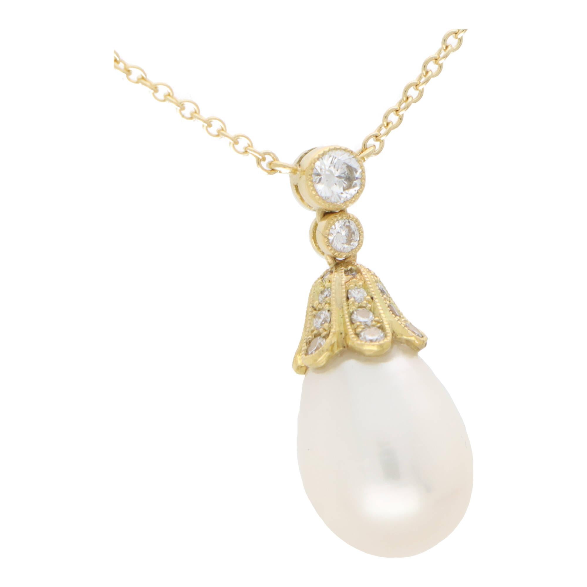 Round Cut  Contemporary Pearl and Diamond Drop Necklace in 18k Yellow Gold For Sale