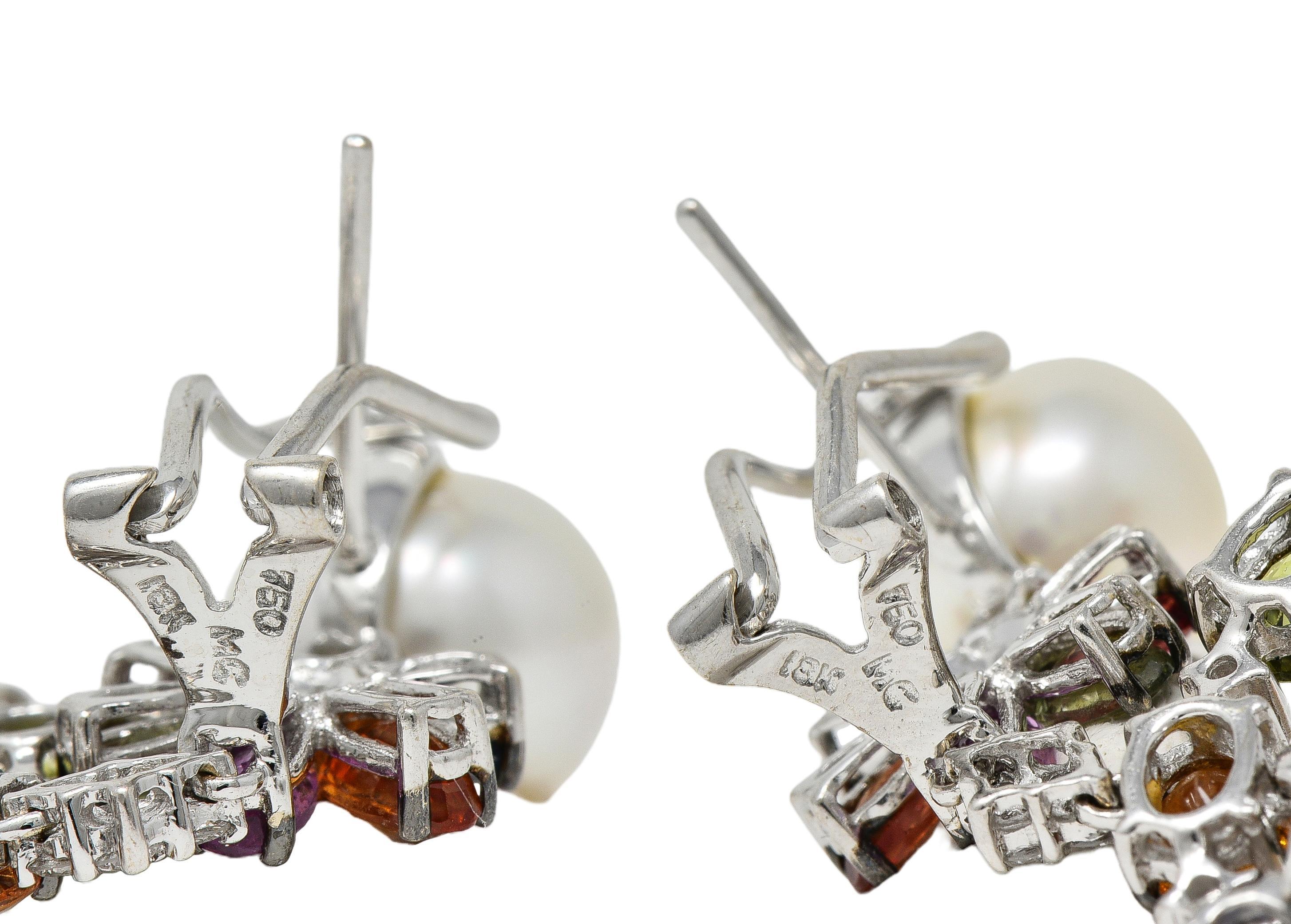 Orecchini d'epoca contemporanei con perle, zaffiri e diamanti in oro bianco 18 carati in vendita 1