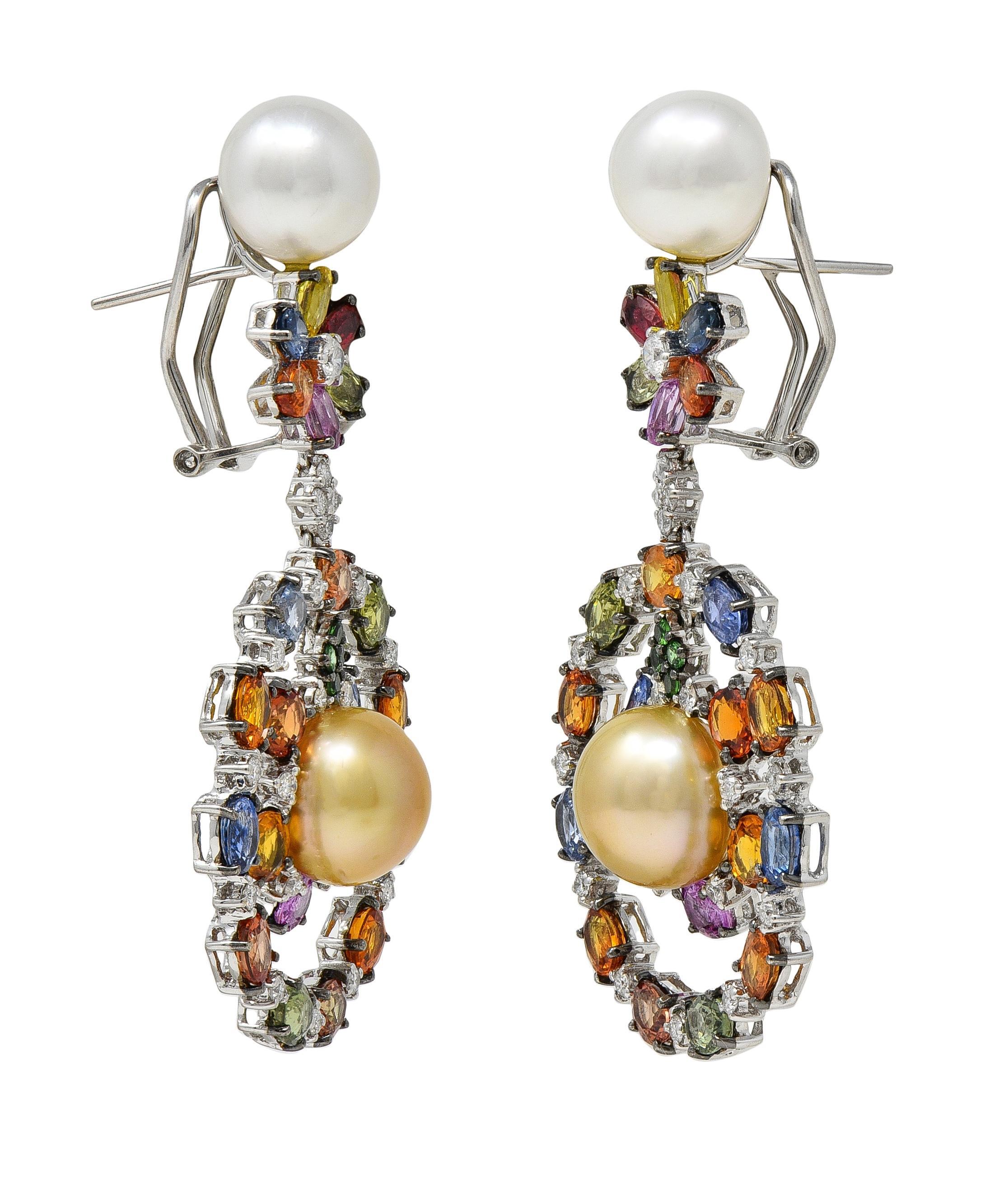 Orecchini d'epoca contemporanei con perle, zaffiri e diamanti in oro bianco 18 carati in vendita 2