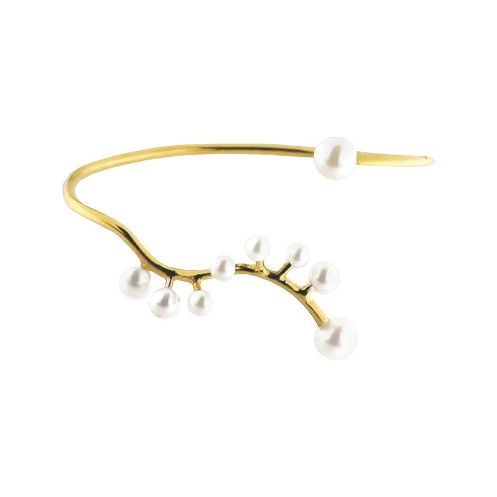 Contemporary Pearls  in 18 Karat Yellow Gold Bridal Bracelet For Sale