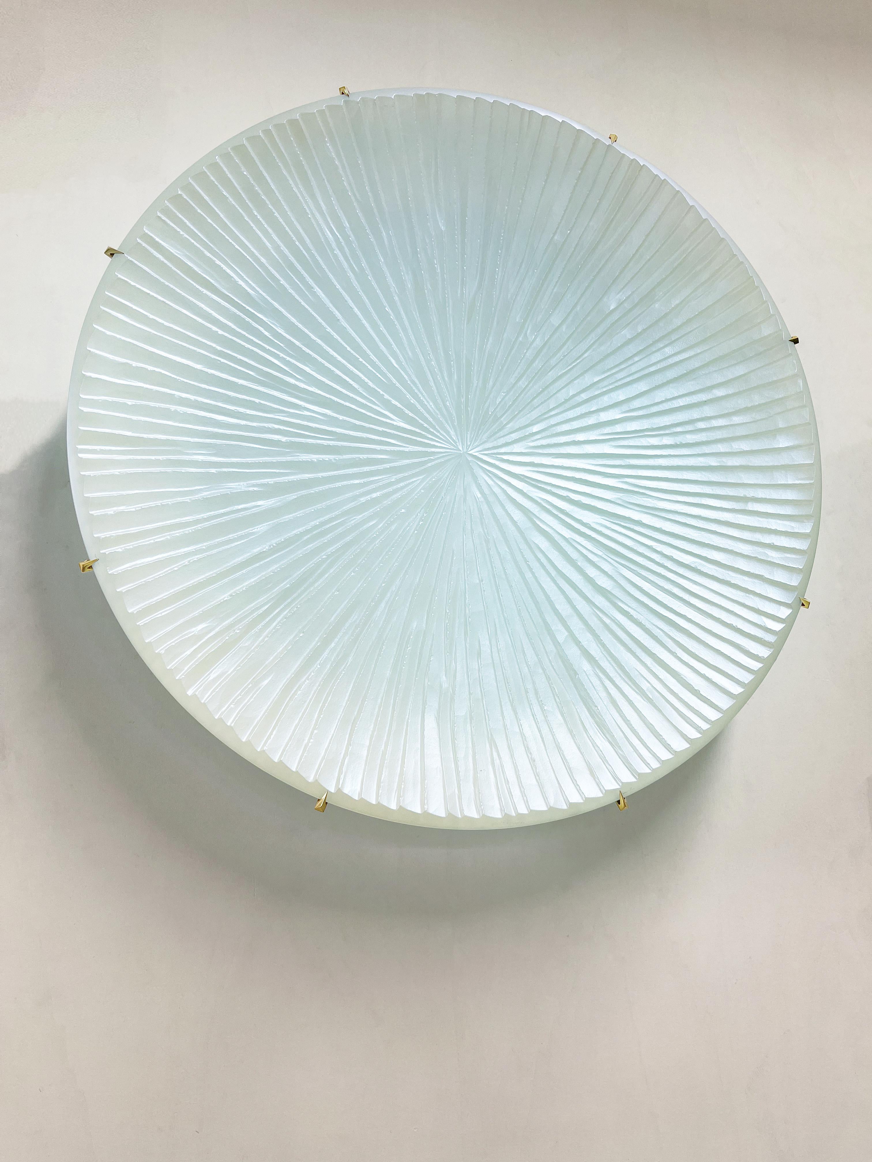 Contemporary Pearly White Concave Wall Plate by Ghiró Studio For Sale 1