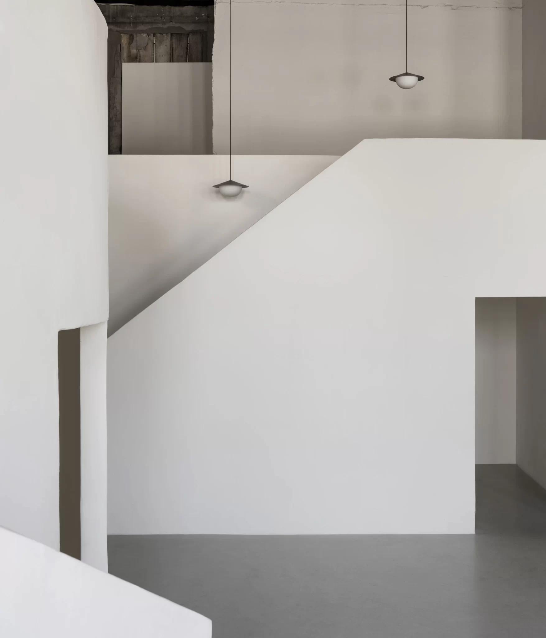 Lampada a sospensione contemporanea 