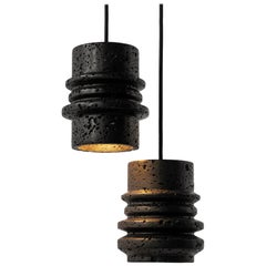 Lampe suspendue contemporaine 'Circle' en pierre de lave noire