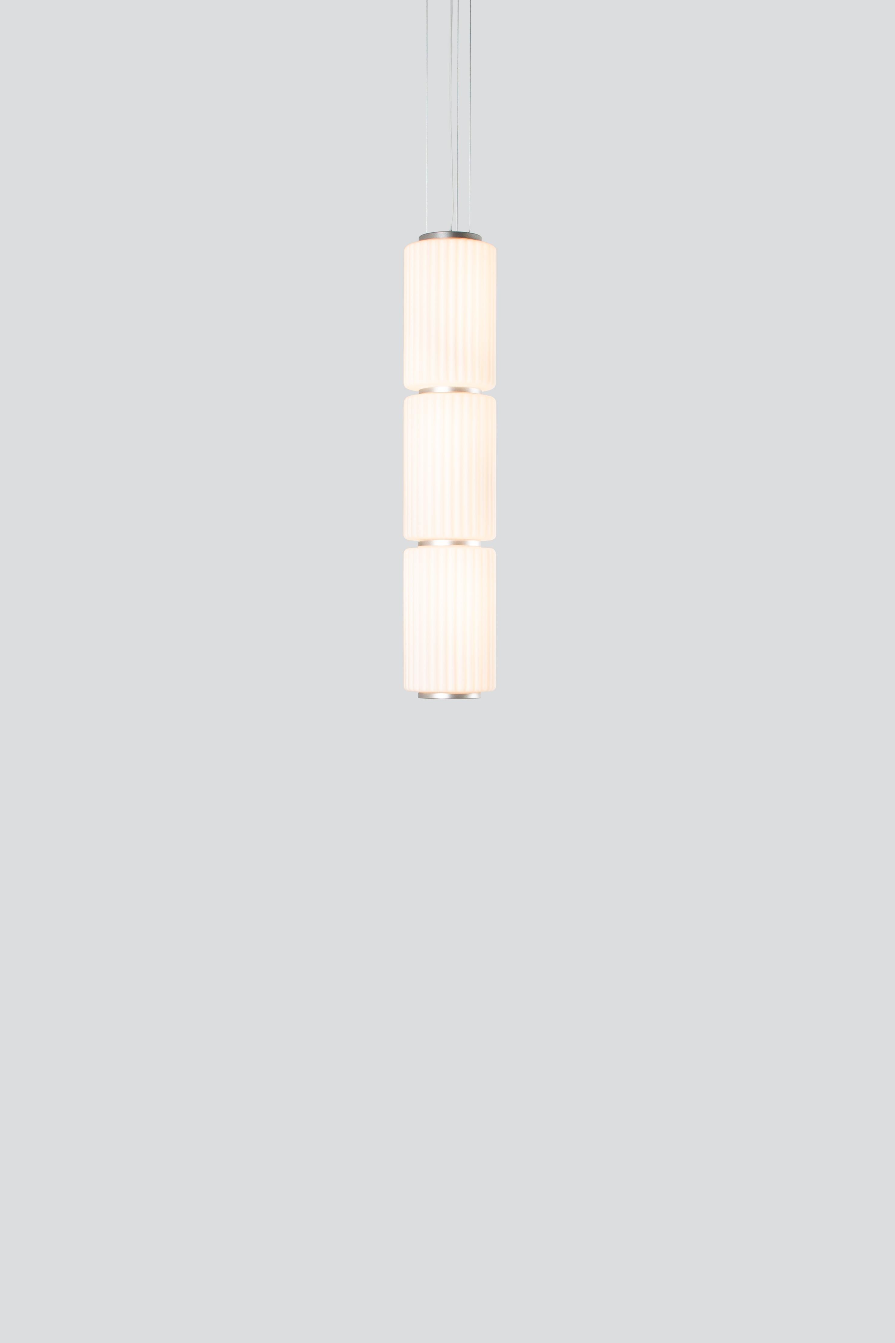 Organic Modern Contemporary Pendant Lamp 'Column' 175-3, Vertical, Ivory For Sale