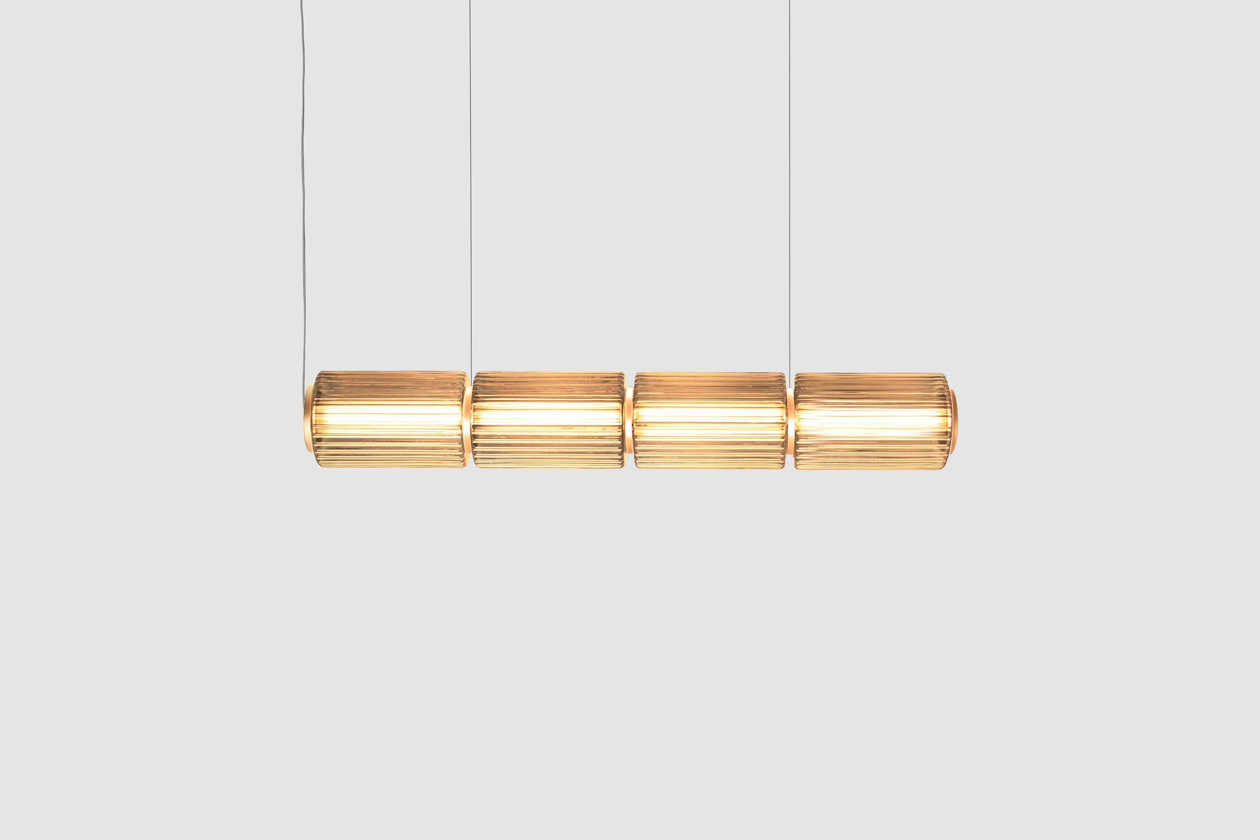 Lampada a sospensione contemporanea 'Column' 175 
Designer: Lukas Peet

Elettrico : 
Tensione: 110-120V, 220-240V, 110-277V 
Lampada: 12W 24V DC LED 

Il modello mostrato nell'immagine principale: COL-175-3-P-H
- Dimensioni: 115cm 45.25