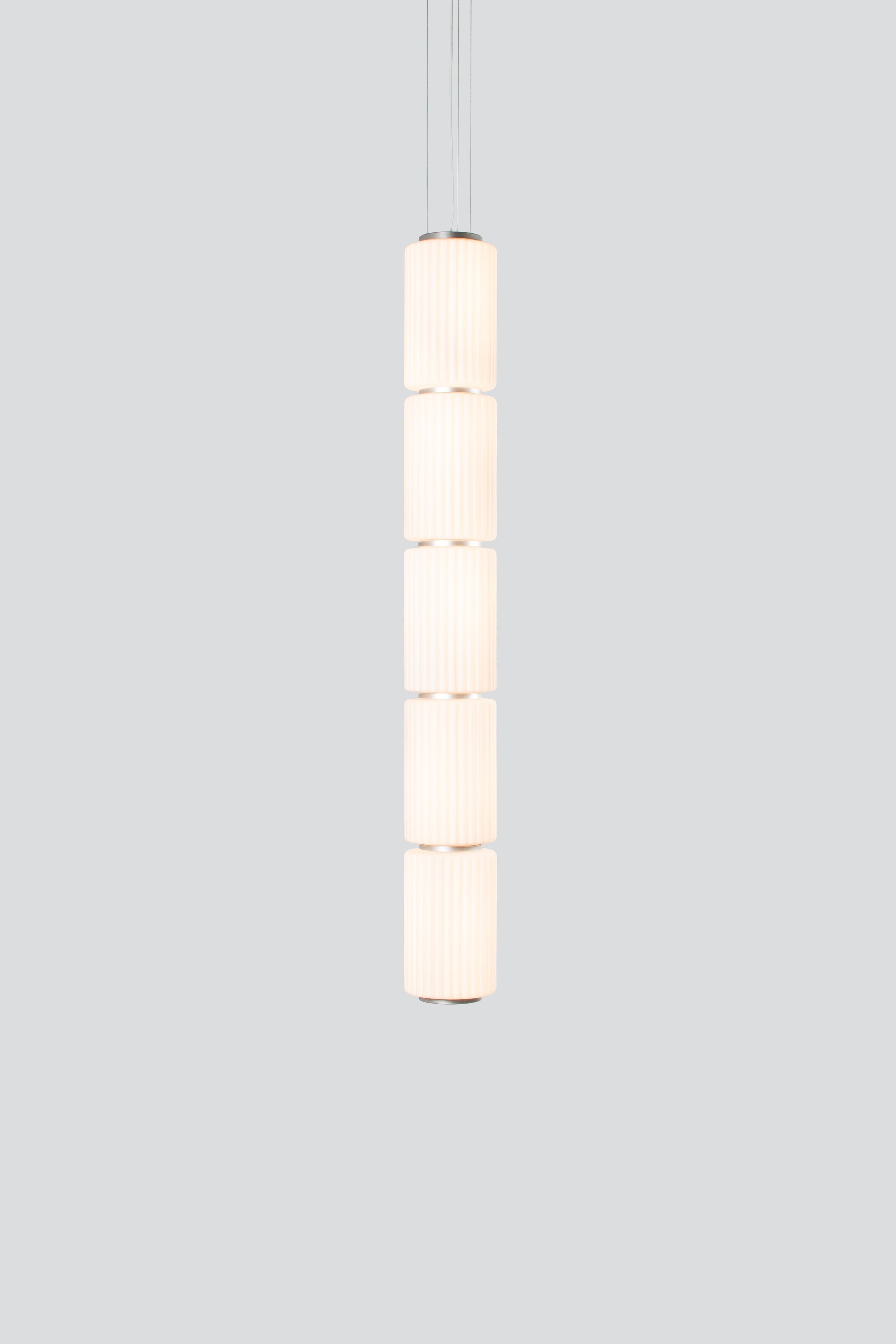 Organic Modern Contemporary Pendant Lamp 'Column' 175-5, Vertical, Ivory For Sale