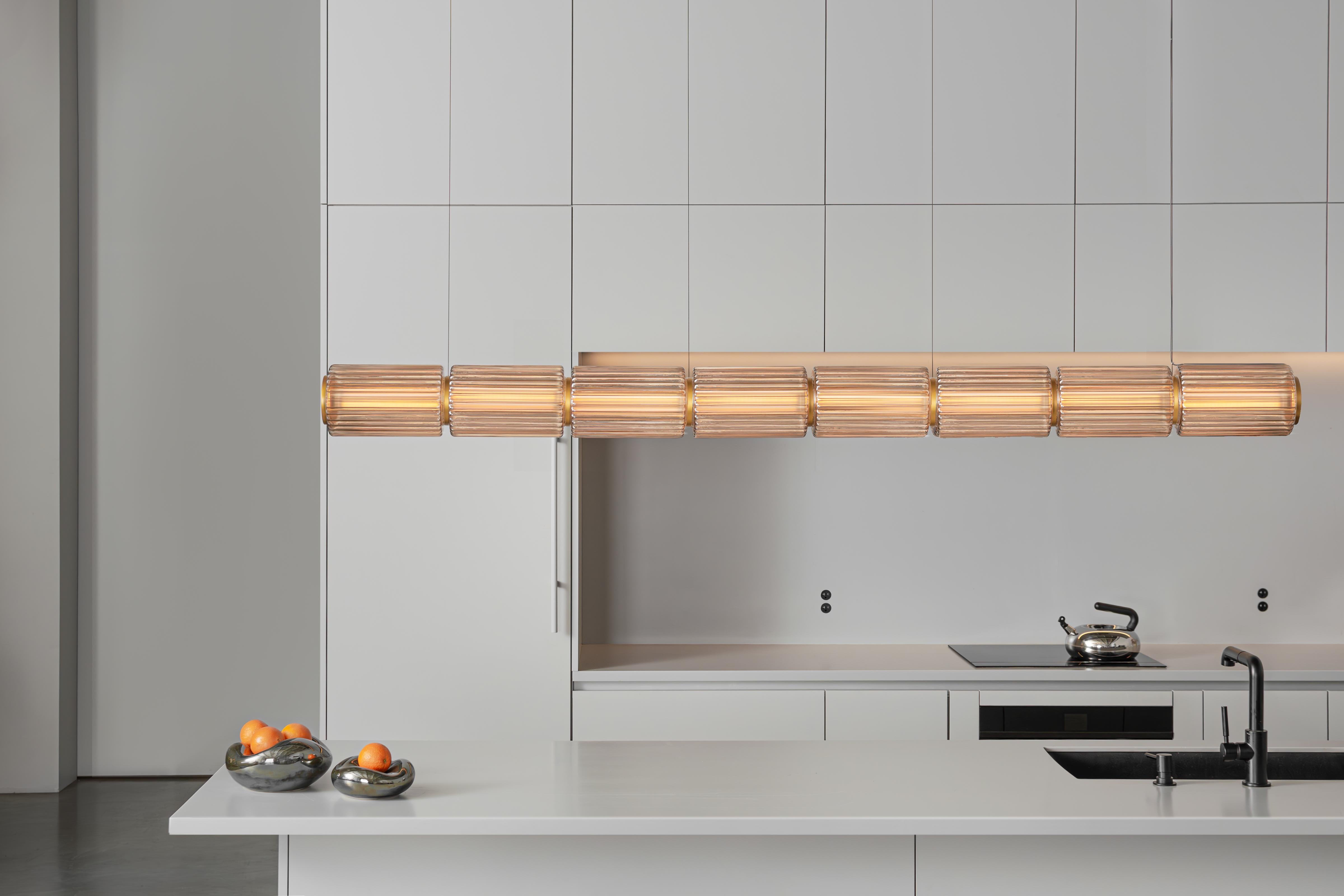 Contemporary Pendelleuchte 'Column' 175-6, Horizontal, Carbon (21. Jahrhundert und zeitgenössisch) im Angebot
