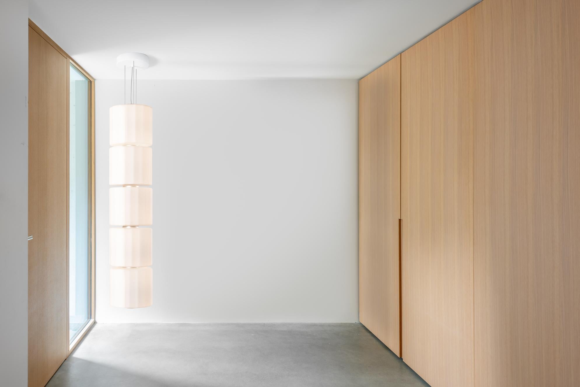 Organico moderno Lampada a sospensione contemporanea 'Column' 300 - 2, Verticale, Avorio in vendita