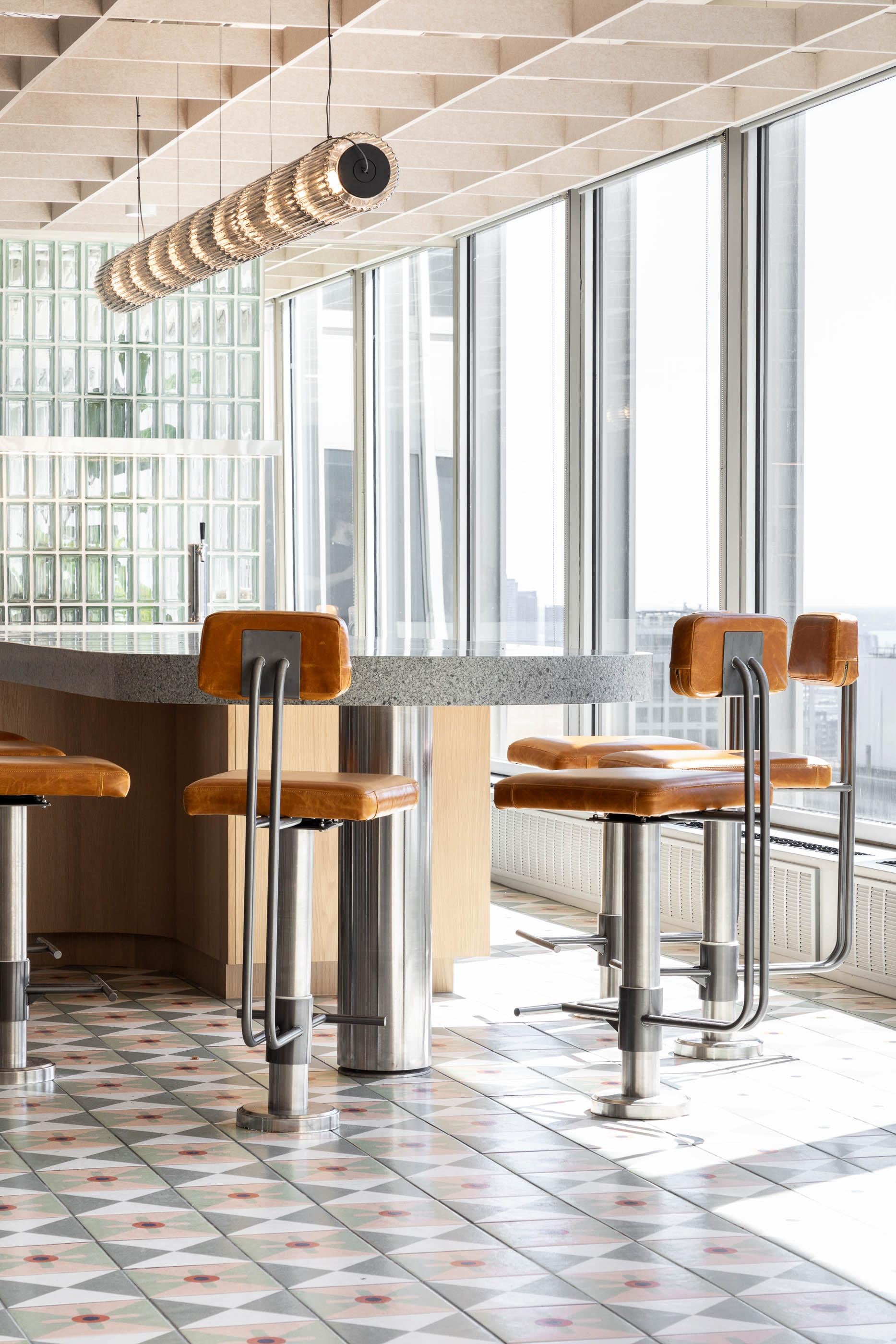 Contemporary Pendelleuchte 'Column' 300 - 4, Horizontal, Carbon im Angebot 10