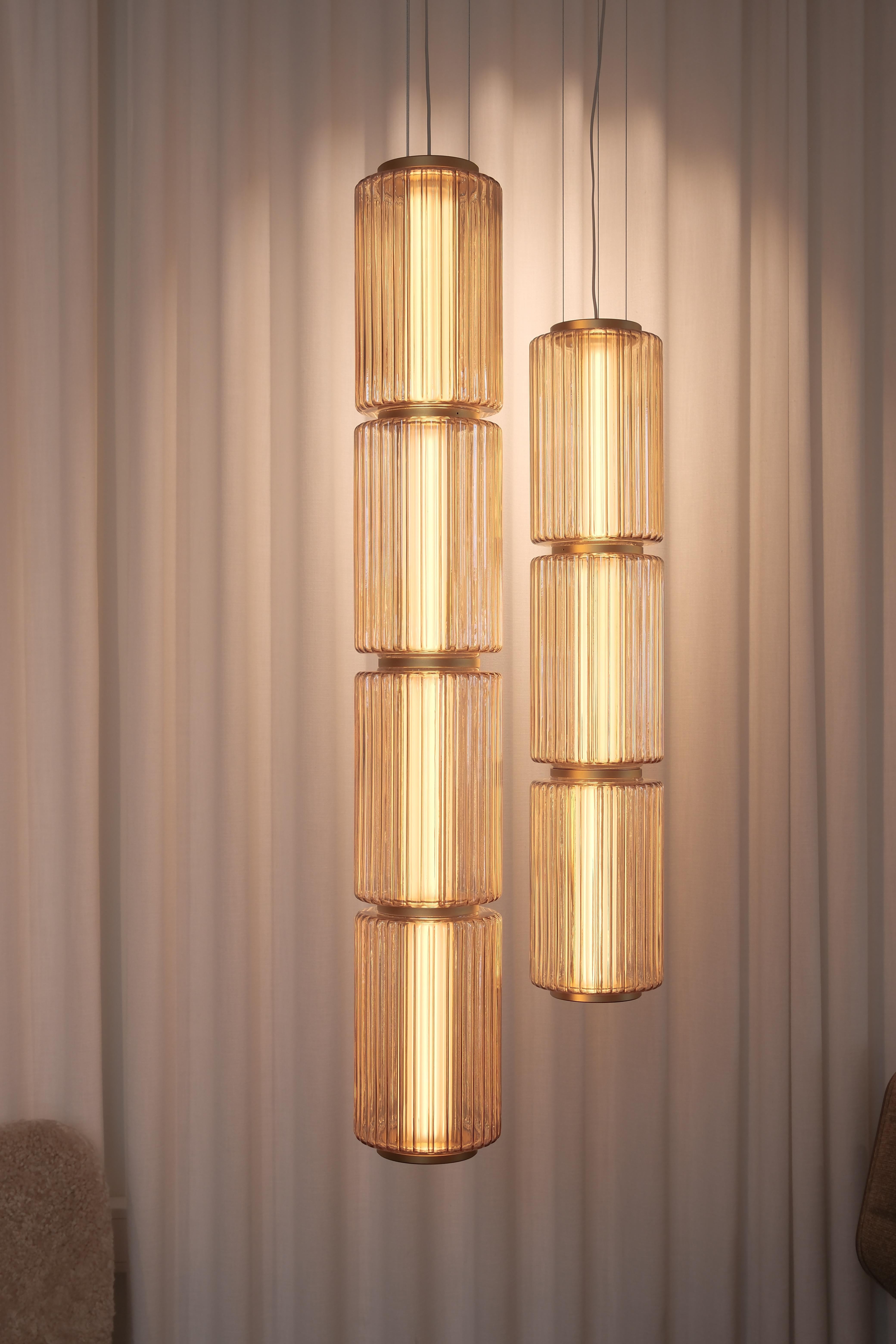 Canadese Lampada a sospensione contemporanea 'Column' 300 - 4, verticale, avorio in vendita