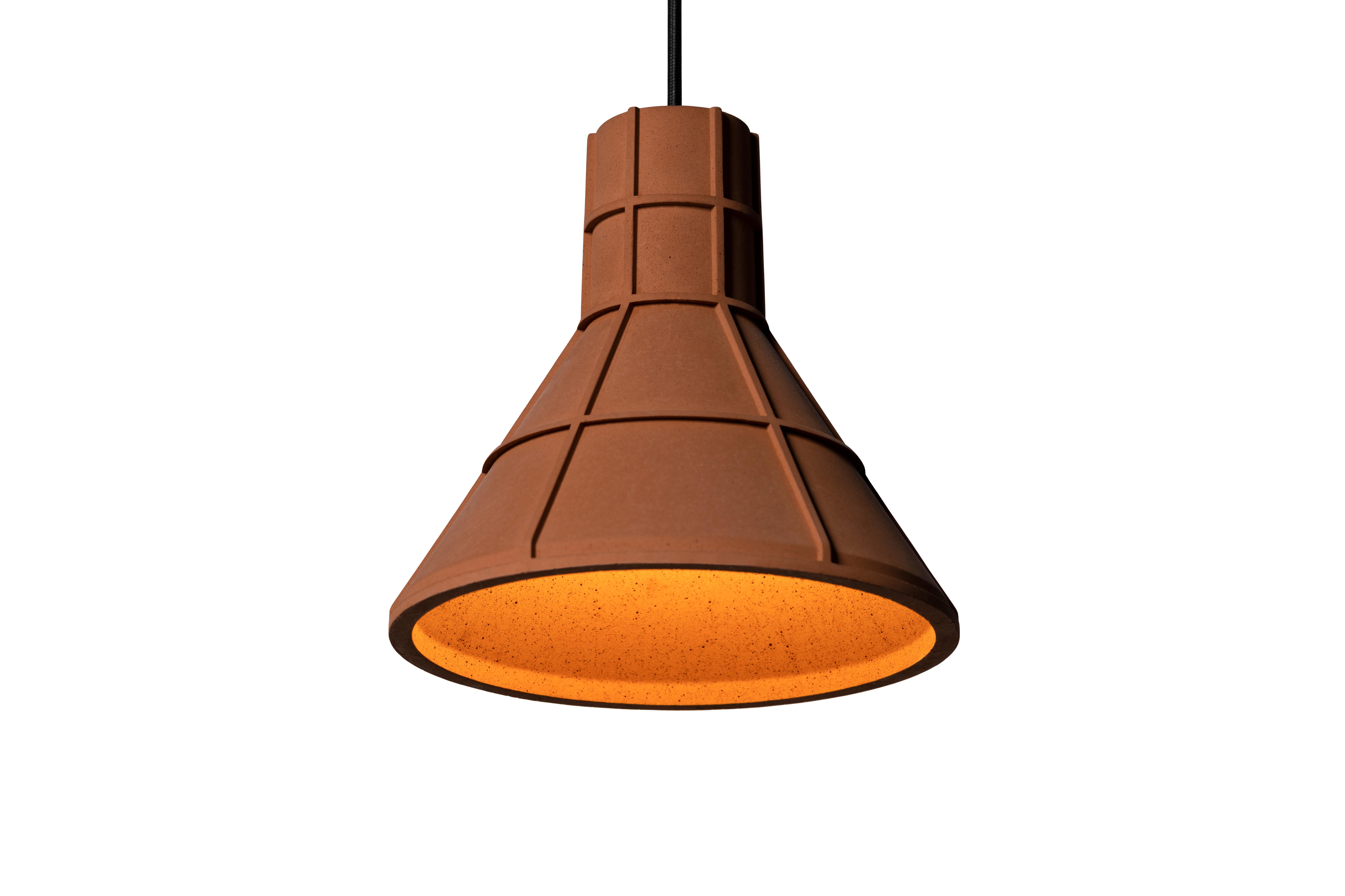 Organique Lampe à suspension contemporaine « M » en terre cuite, marron en vente