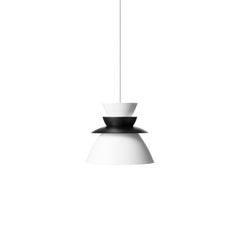 Lampe suspendue contemporaine 'Sundowner 250' par Lyfa, noir