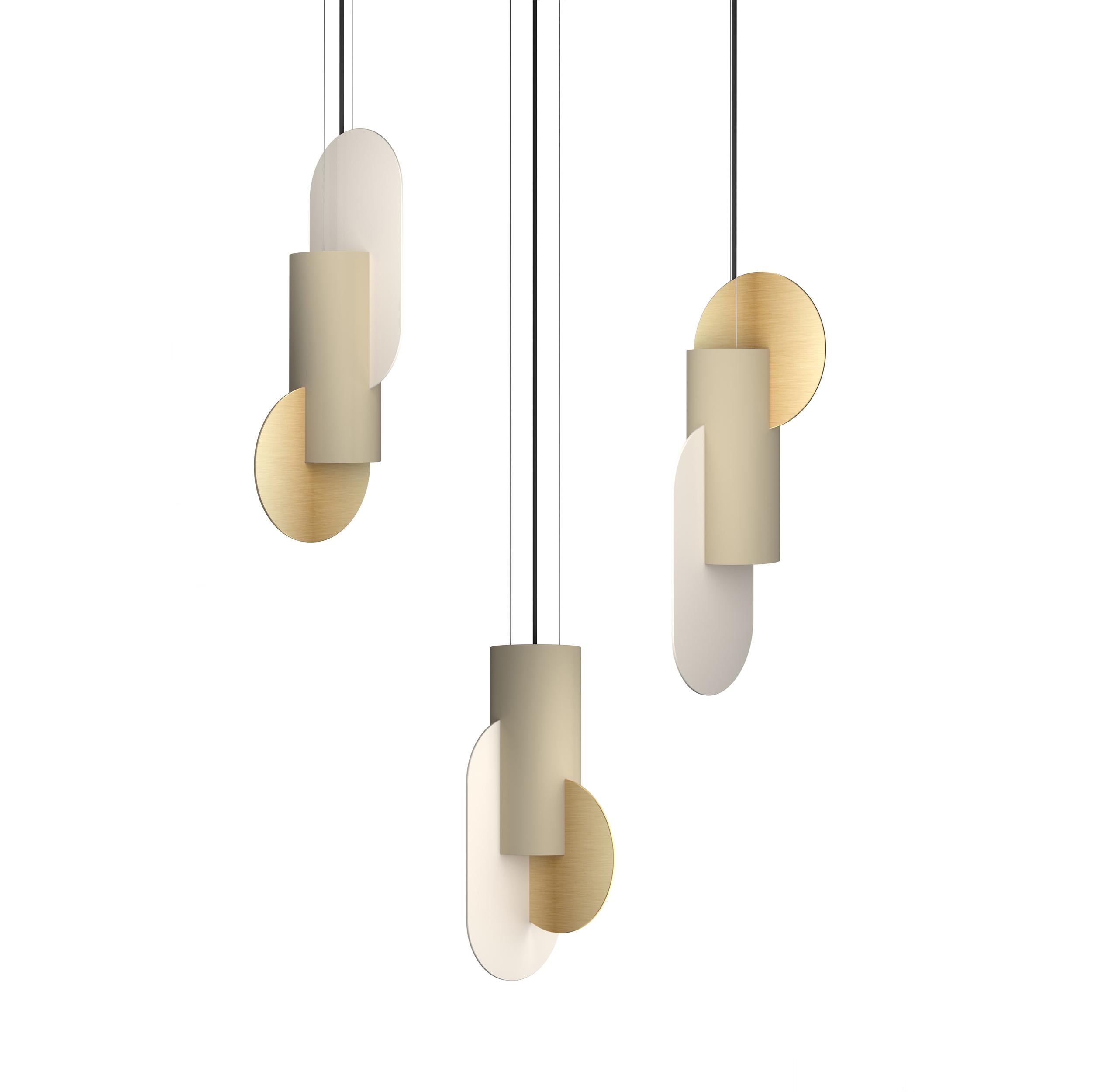 Ucraino Lampada a sospensione contemporanea Suprematic One CS6 di NOOM in ottone e acciaio verniciato in vendita