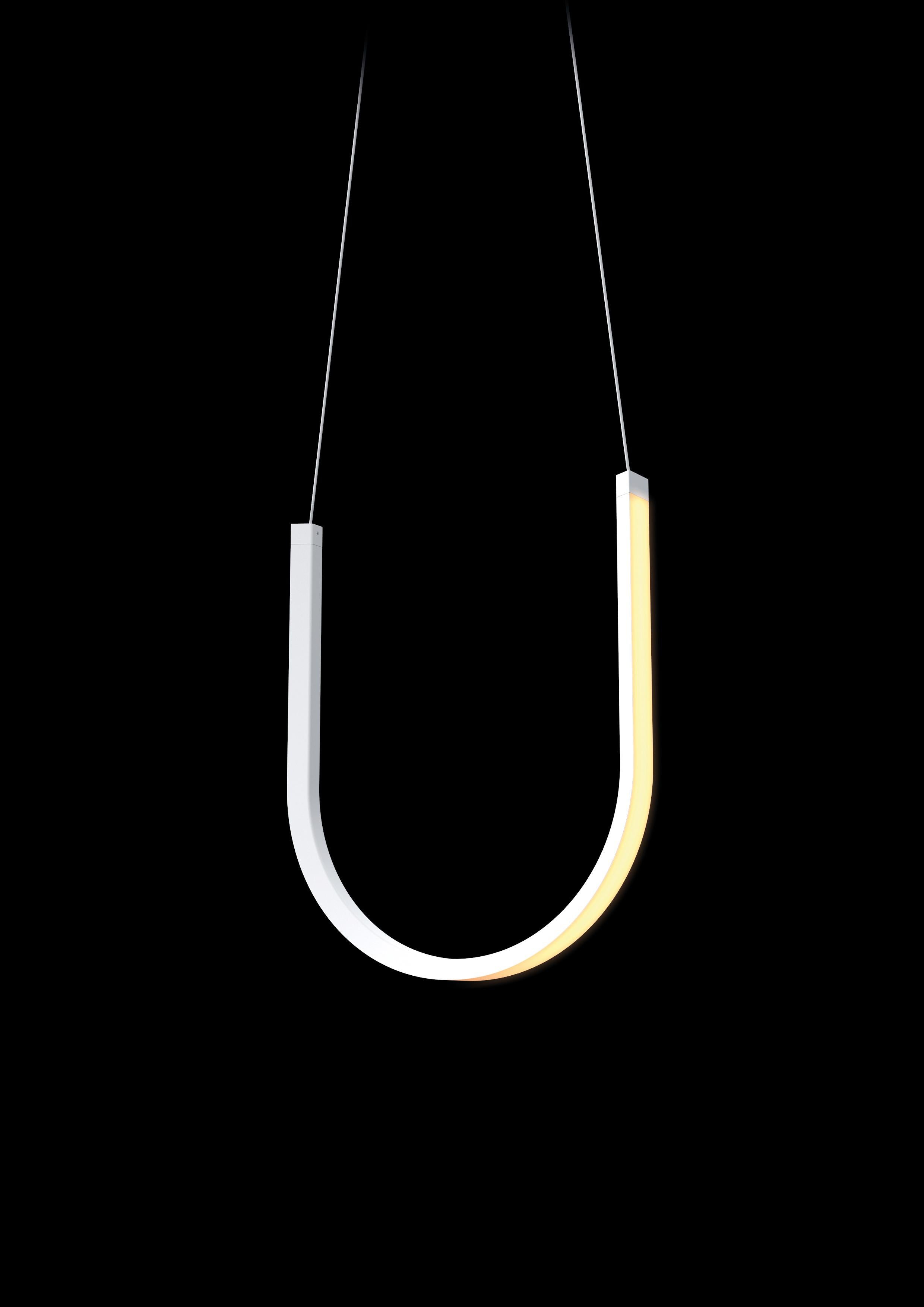 U1 pendant lamp, white

Measures: Maximal wire length 250 cm
Canopy 20 cm diameter
'U' structure 38 x 31 cm

Certification: UL & C.UL.

Dimming: Remote control.
Driver: Input 100-240V / output 24V.
Light source: LED.
Energy consumption: