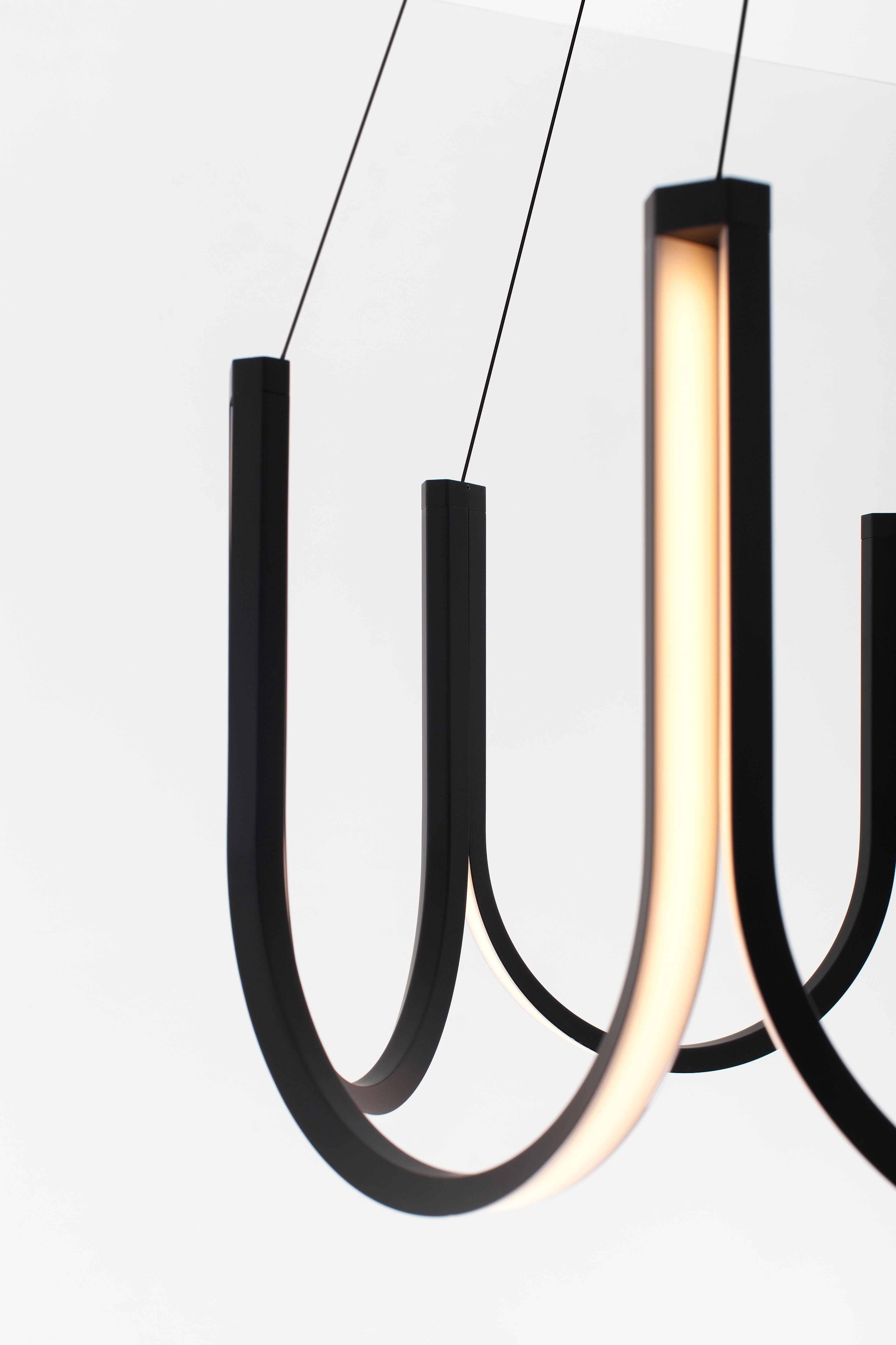 U7 pendant lamp - Black

Maximal wire length: 250 cm
Canopy: 33 cm diameter
'U' structure: 38 x 75 x 75 cm

Certification: UL & C.UL.

Dimming: remote control.
Driver: input 100-240V / output 24V.
Light source: LED.
Energy consumption:
