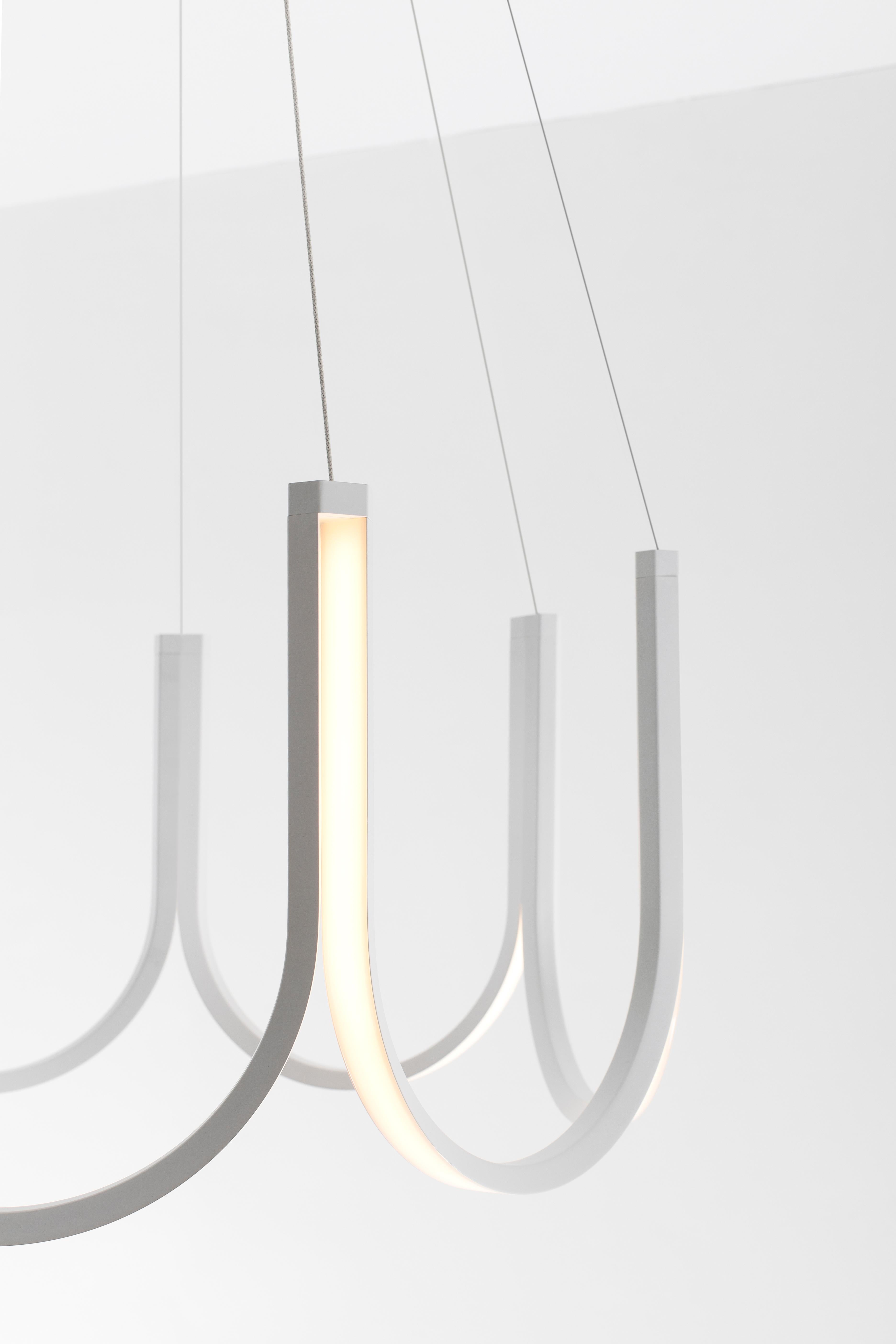 Minimaliste Lampe à suspension contemporaine blanche « U7 » en vente