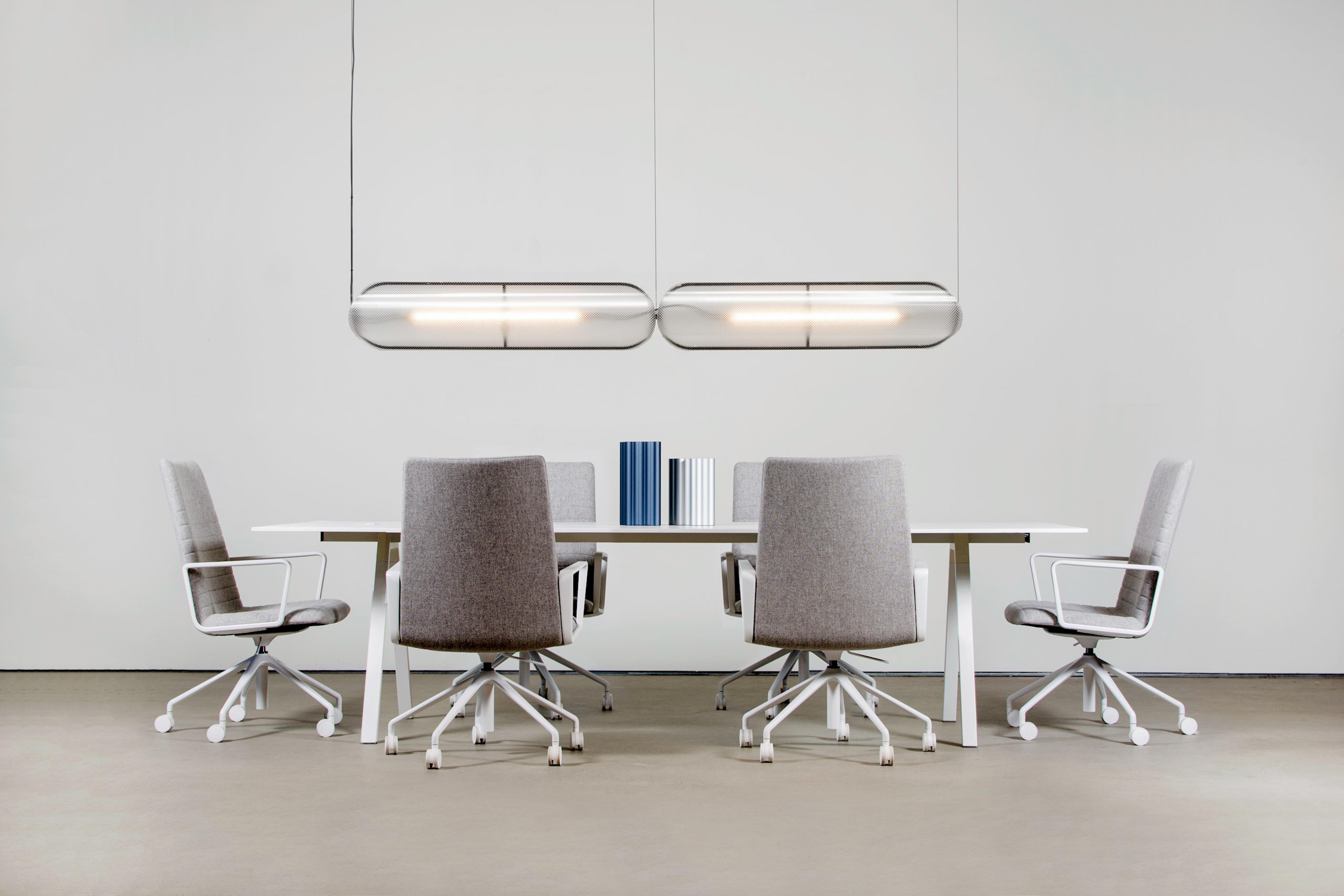 Alluminio Lampada a sospensione contemporanea VALE, orizzontale 1 in vendita