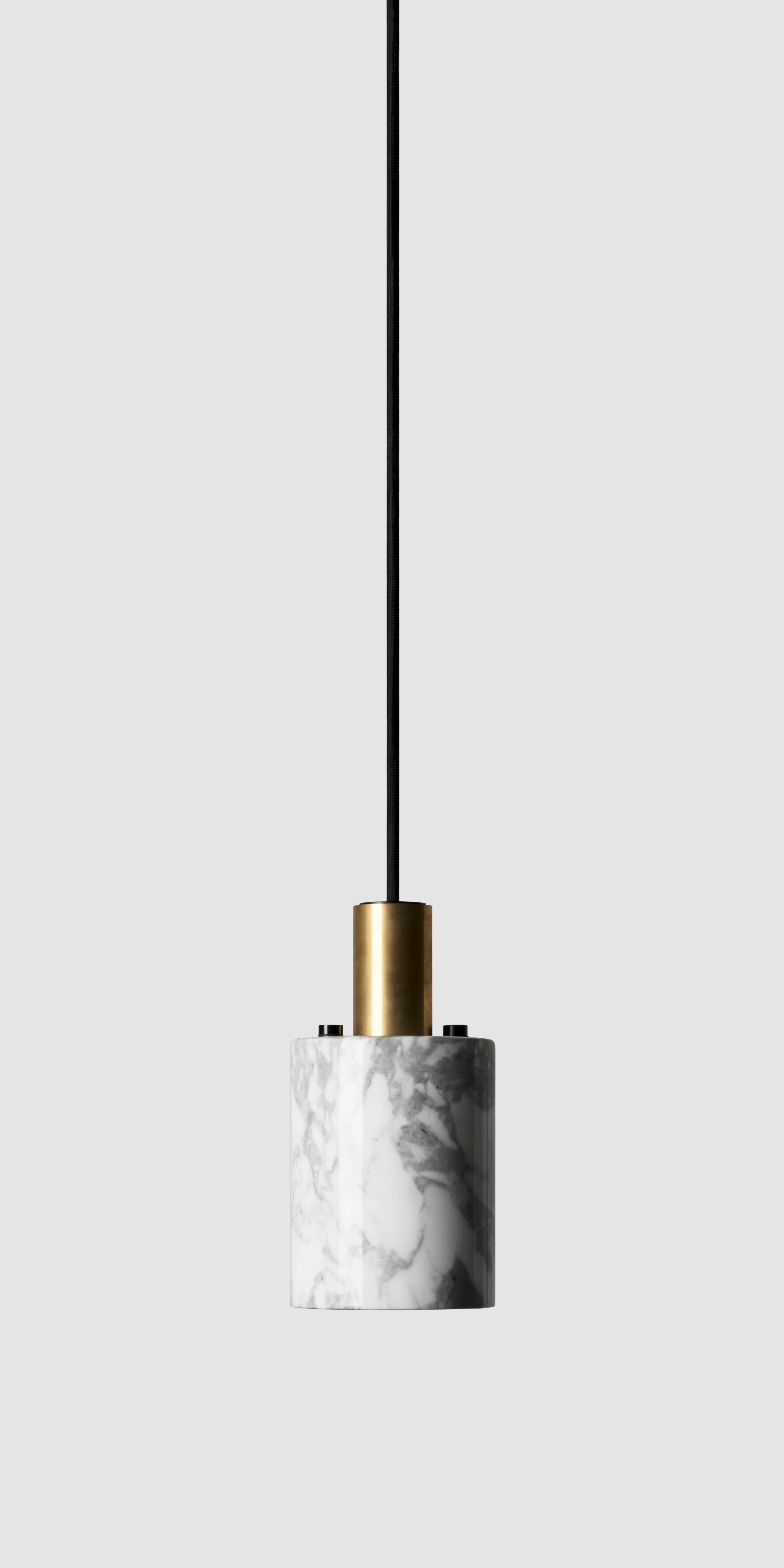 Lampes à suspension contemporaines « N » en pierre de lave noire en vente 1