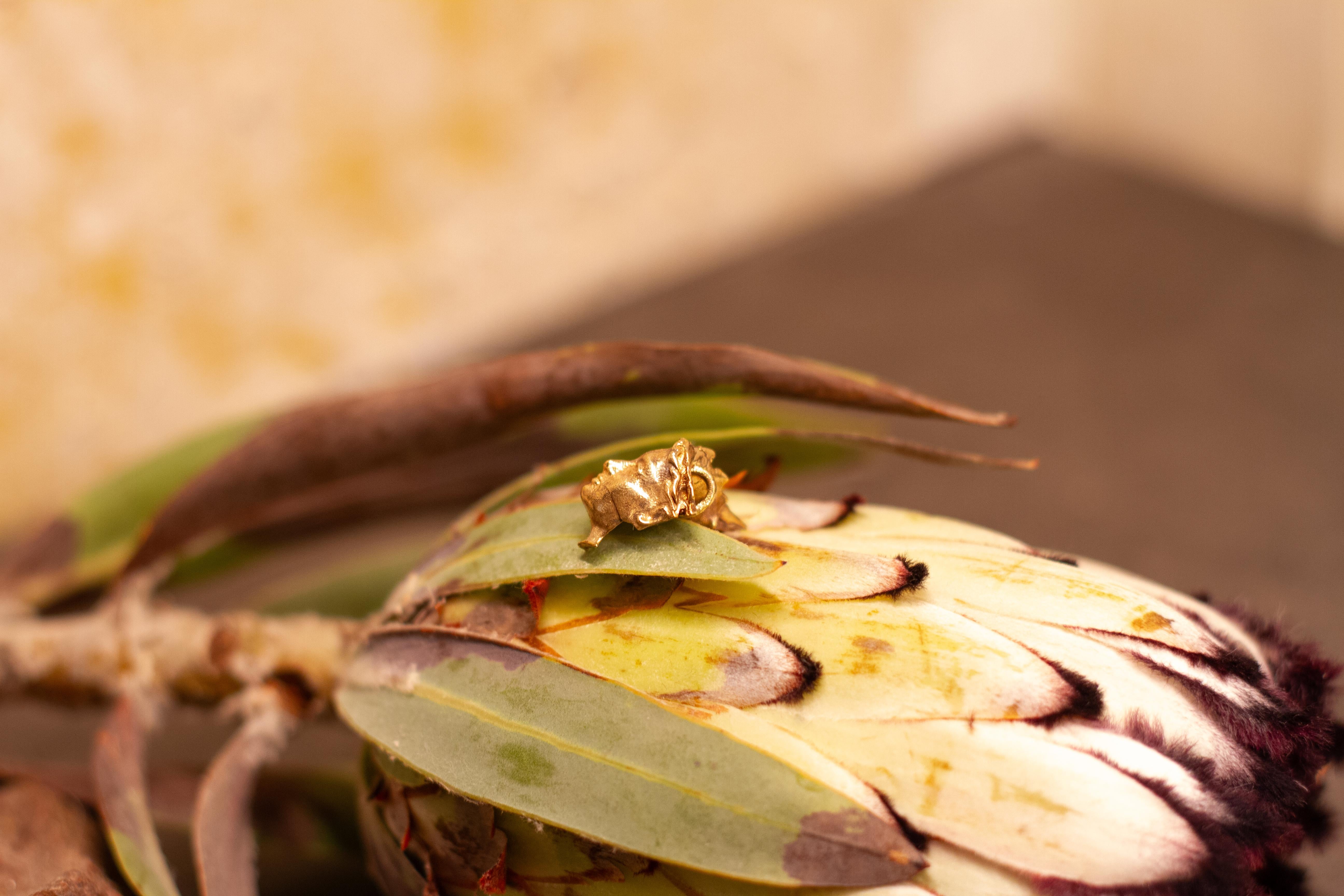 Contemporary Pendant Necklace in Brass For Sale 1