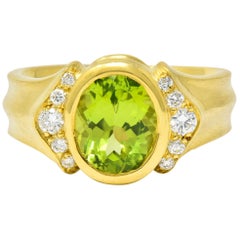 Contemporary Peridot Diamond 18 Karat Gold Gemstone Ring