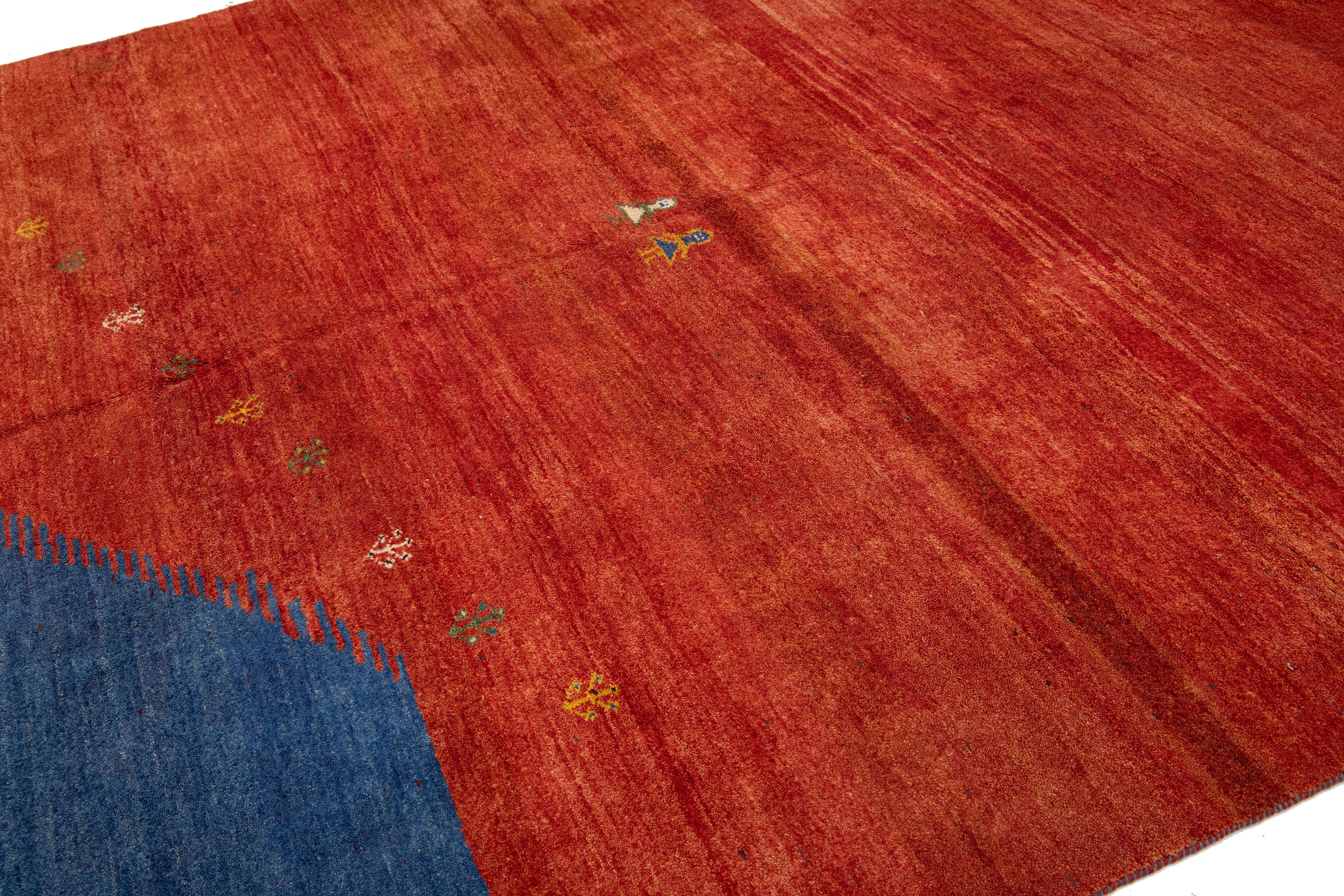 Contemporary Persian Gabbeh Designed Wool Rug in Red (Handgewebt) im Angebot