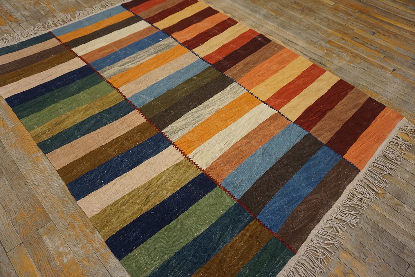 Hand-Woven Contemporary Persian Flat-weave ( 5' x 6'7'' - 150 x 201 ) For Sale