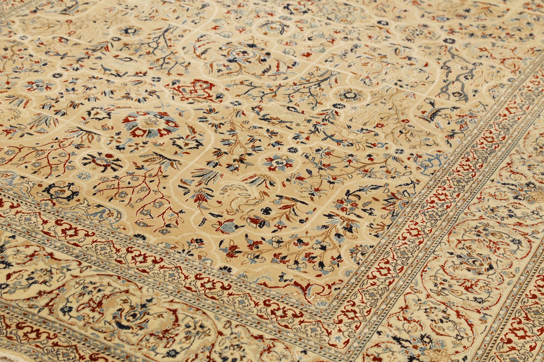 Zeitgenössischer persischer Nain-Teppich mit schwarzen, braunen und grauen Blumendetails (Sonstiges) im Angebot