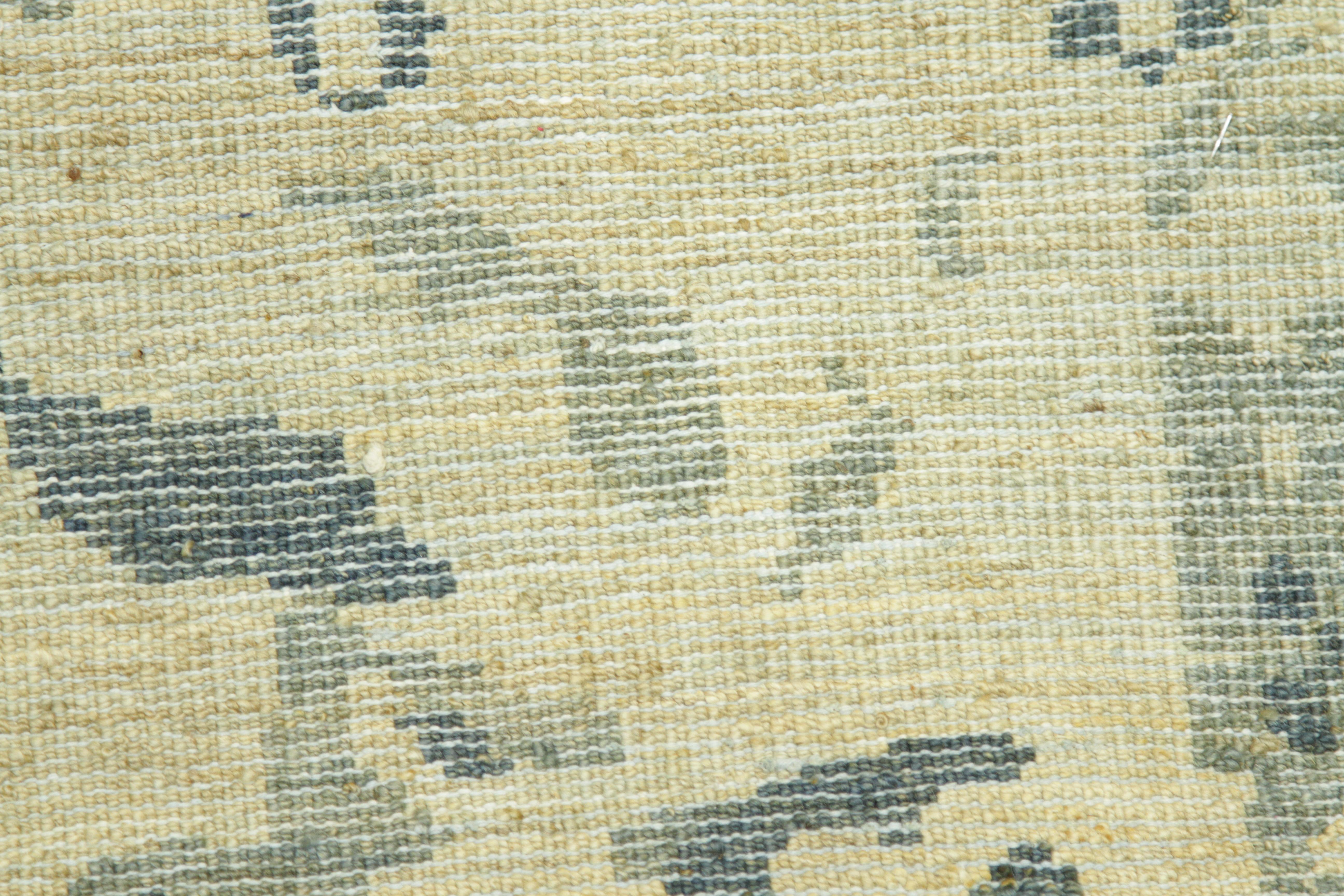 Zeitgenössischer persischer Teppich Sultanabad-Design mit blauen und grauen „Boteh“-Details im Zustand „Hervorragend“ im Angebot in Dallas, TX