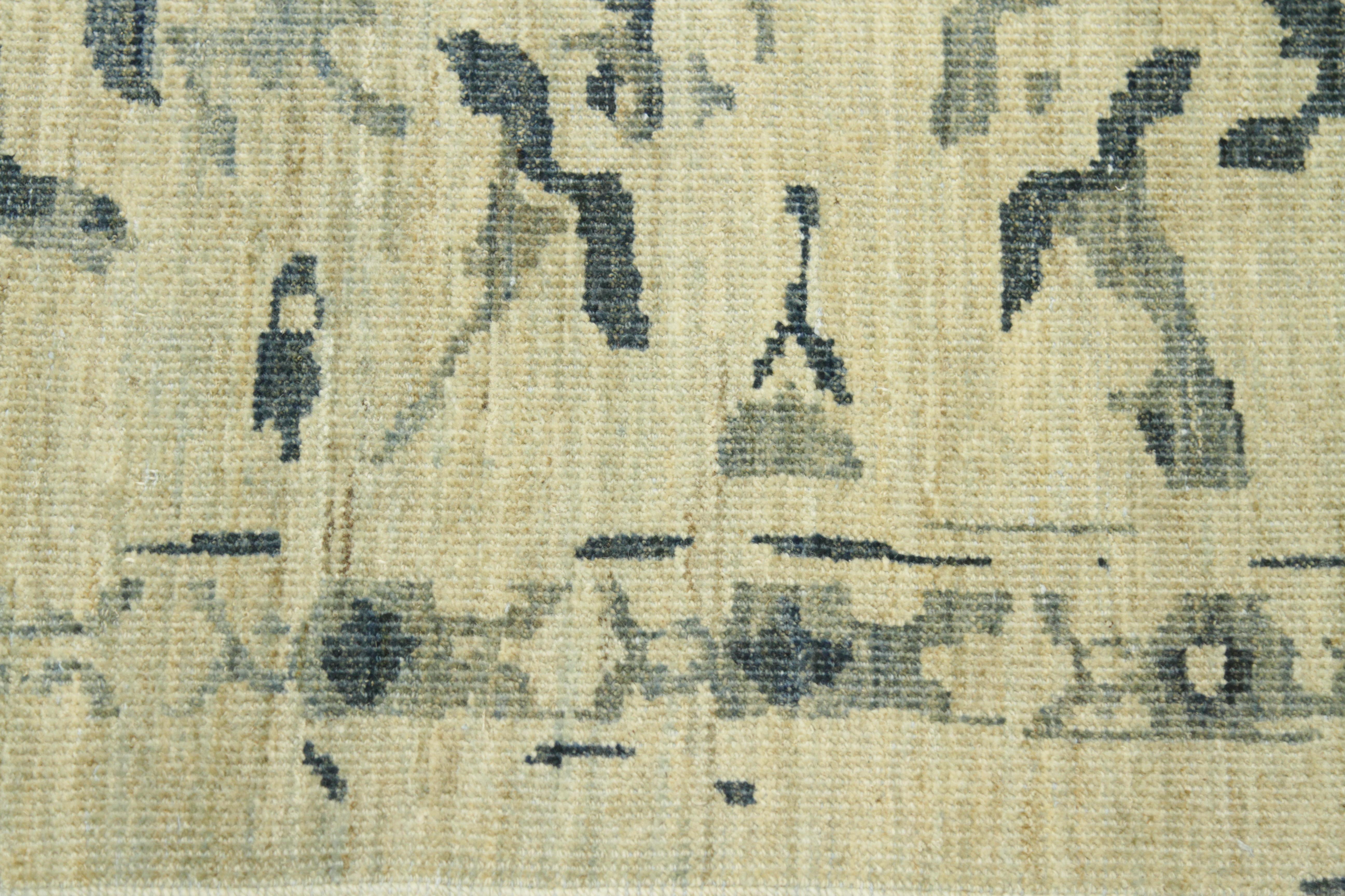 Zeitgenössischer persischer Teppich Sultanabad-Design mit blauen und grauen „Boteh“-Details im Angebot 1
