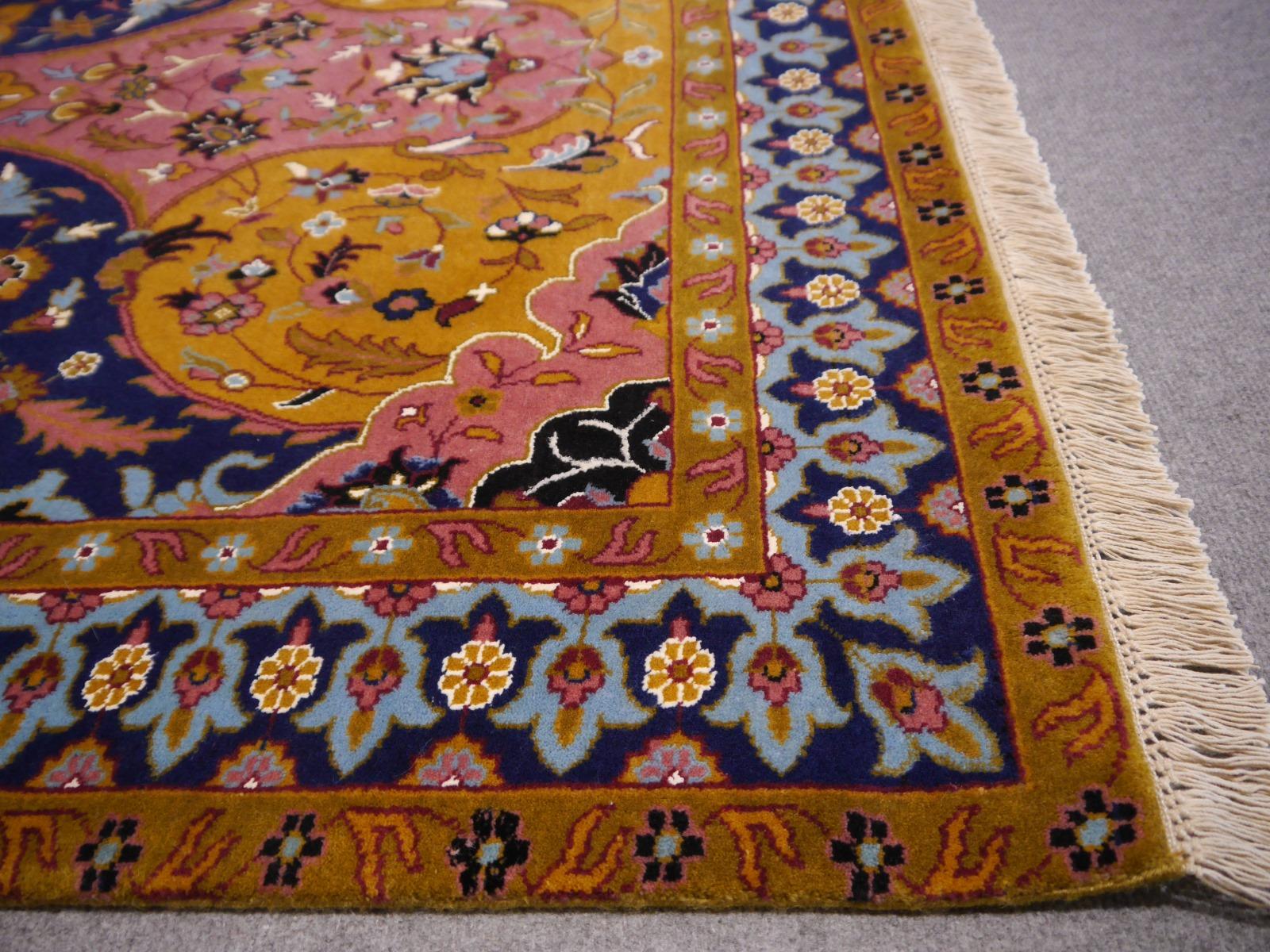 PETAG TABRIZ Design Indian Hand-Knotted Rug In Excellent Condition For Sale In Lohr, Bavaria, DE
