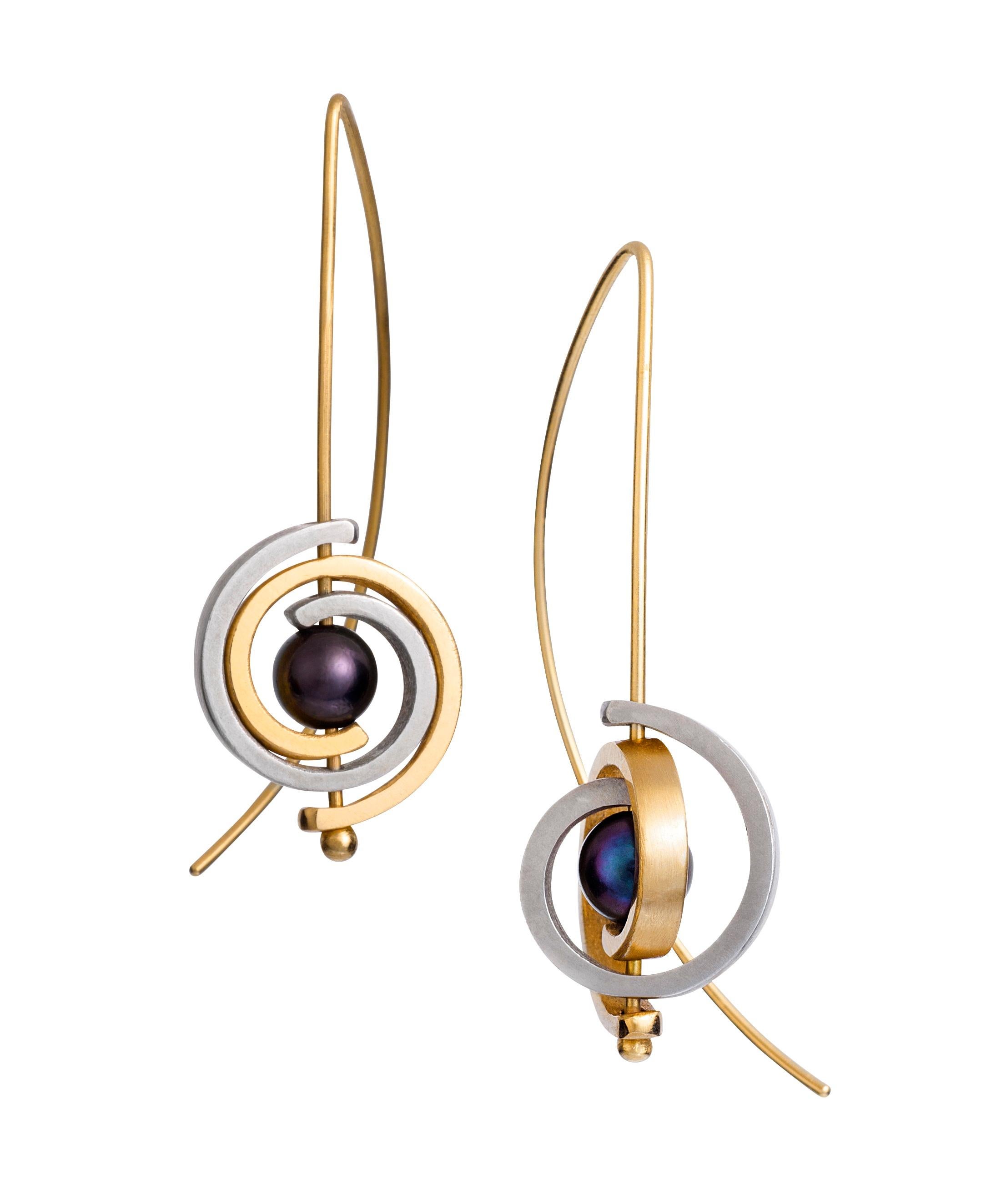 Contemporary Petite Dangle Earrings in 14k Gold with Akoya Pearl and Diamonds In New Condition In Carlisle, MA
