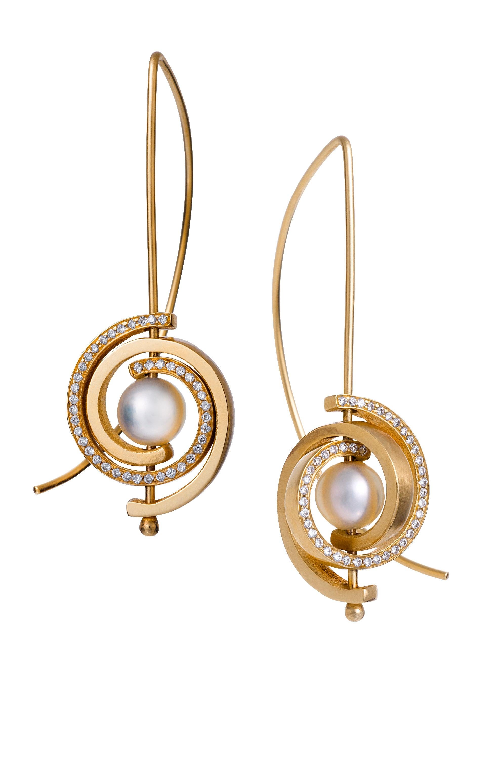 Boucles d'oreilles contemporaines en argent avec petites perles en pampille Neuf - En vente à Carlisle, MA
