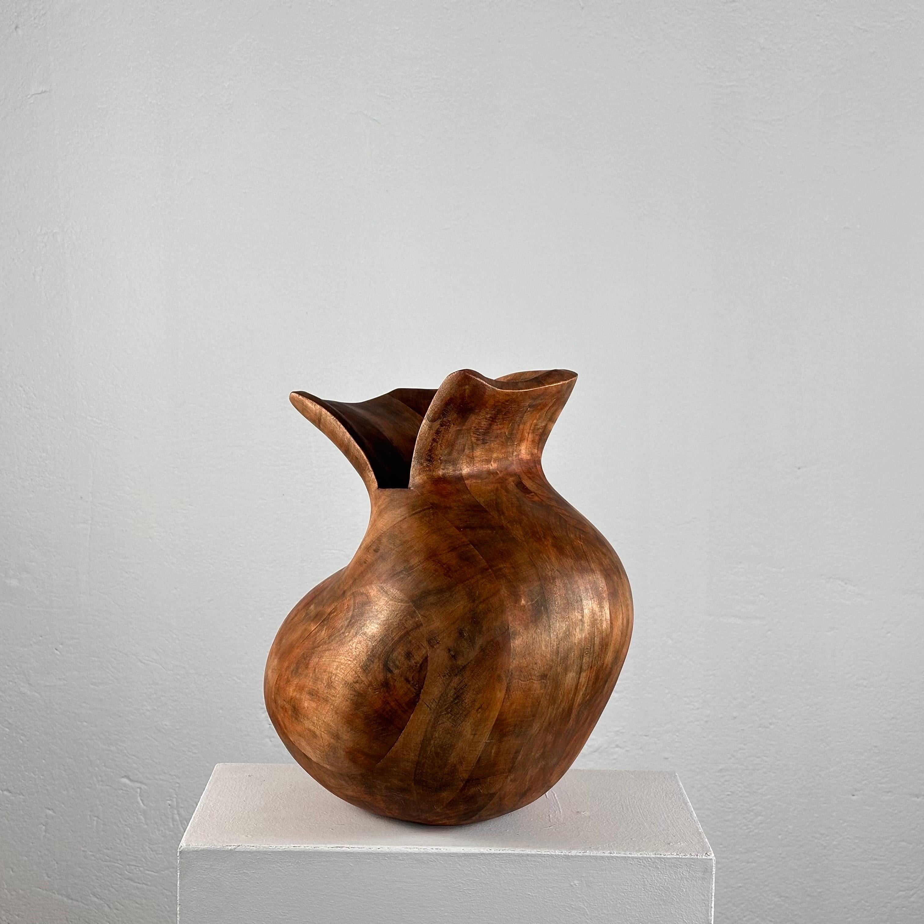 Contemporary Phytomorphic Sculpture Vase in Wood for FORME, 2024, Italy In Excellent Condition For Sale In Brescia , Brescia