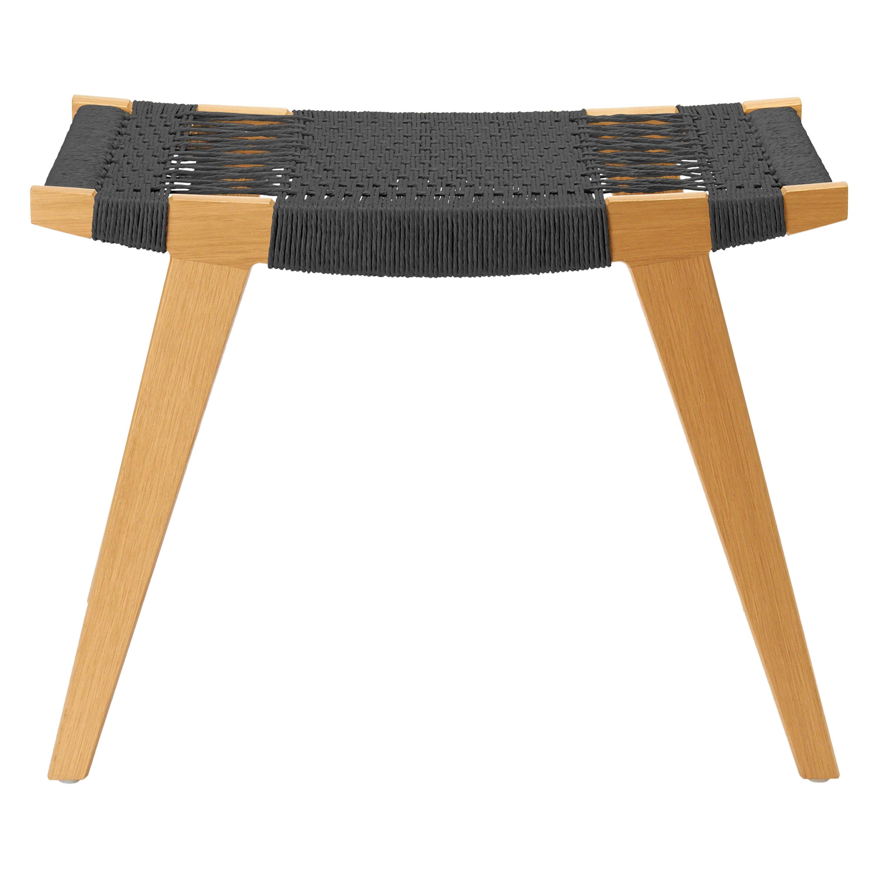 Tabouret contemporain en chêne naturel, cadre en chêne naturel, assise en cordon danois noir en vente