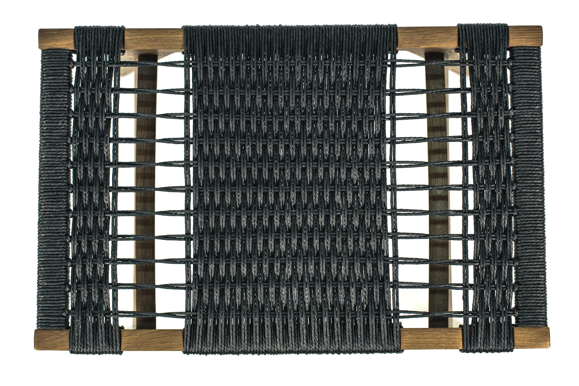 Contemporary pi Hocker, Gestell aus geräucherter Eiche, Sitz aus schwarzem dänischem Cord (Skandinavische Moderne) im Angebot